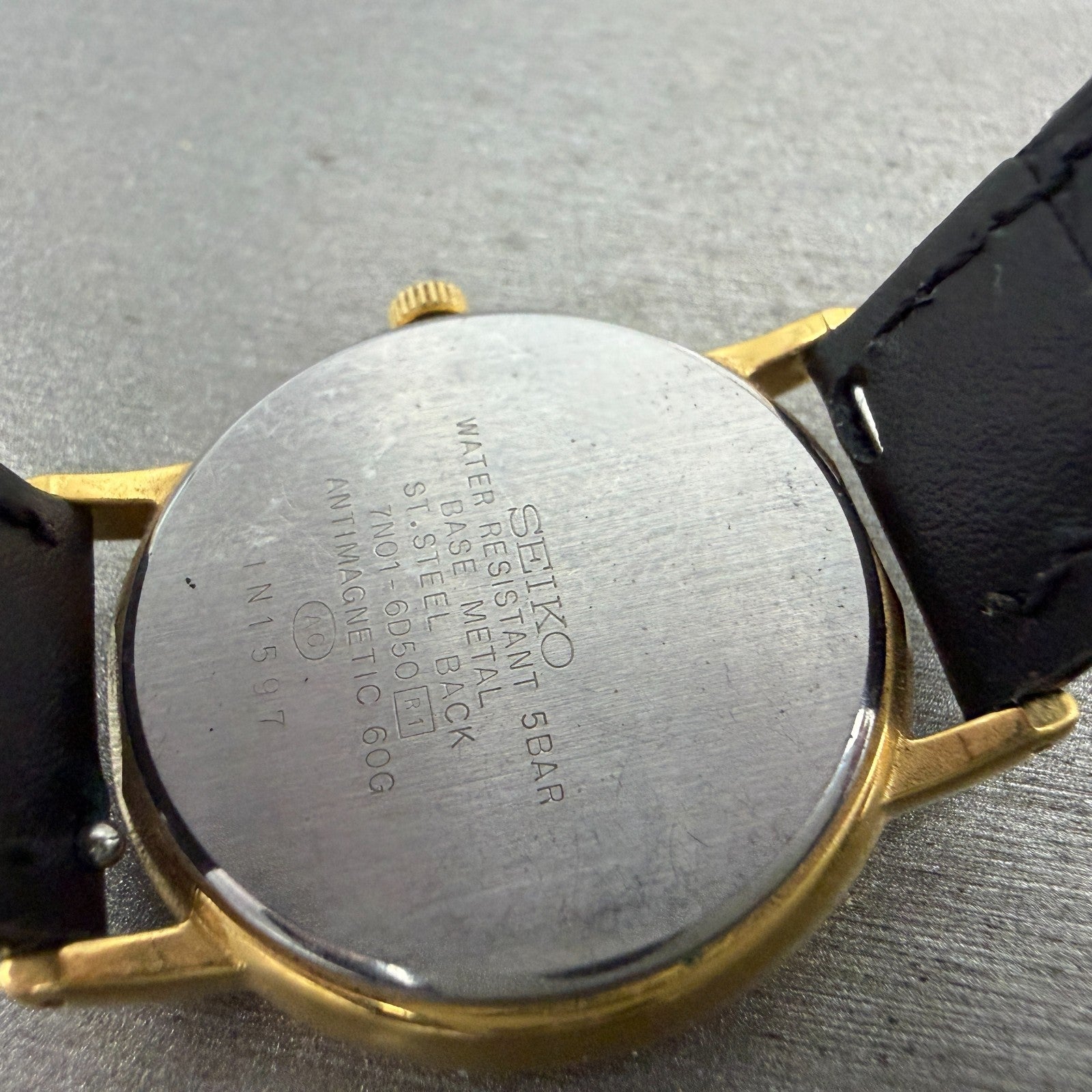 Seiko Avenue Watch Women 29mm Cream Dial Gold Tone Round 7N01-6D50 New Battery9