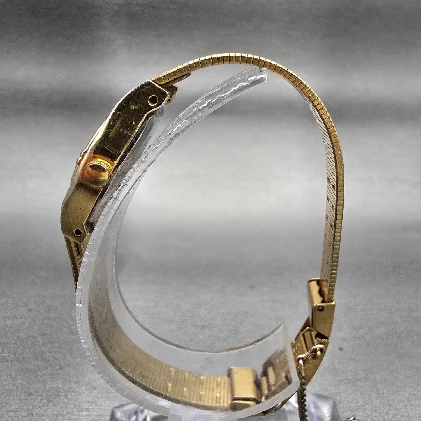 Citizen CQ Watch Women 16mm Champagne Dial Gold Tone Oval 3220-S16695 New Batt6