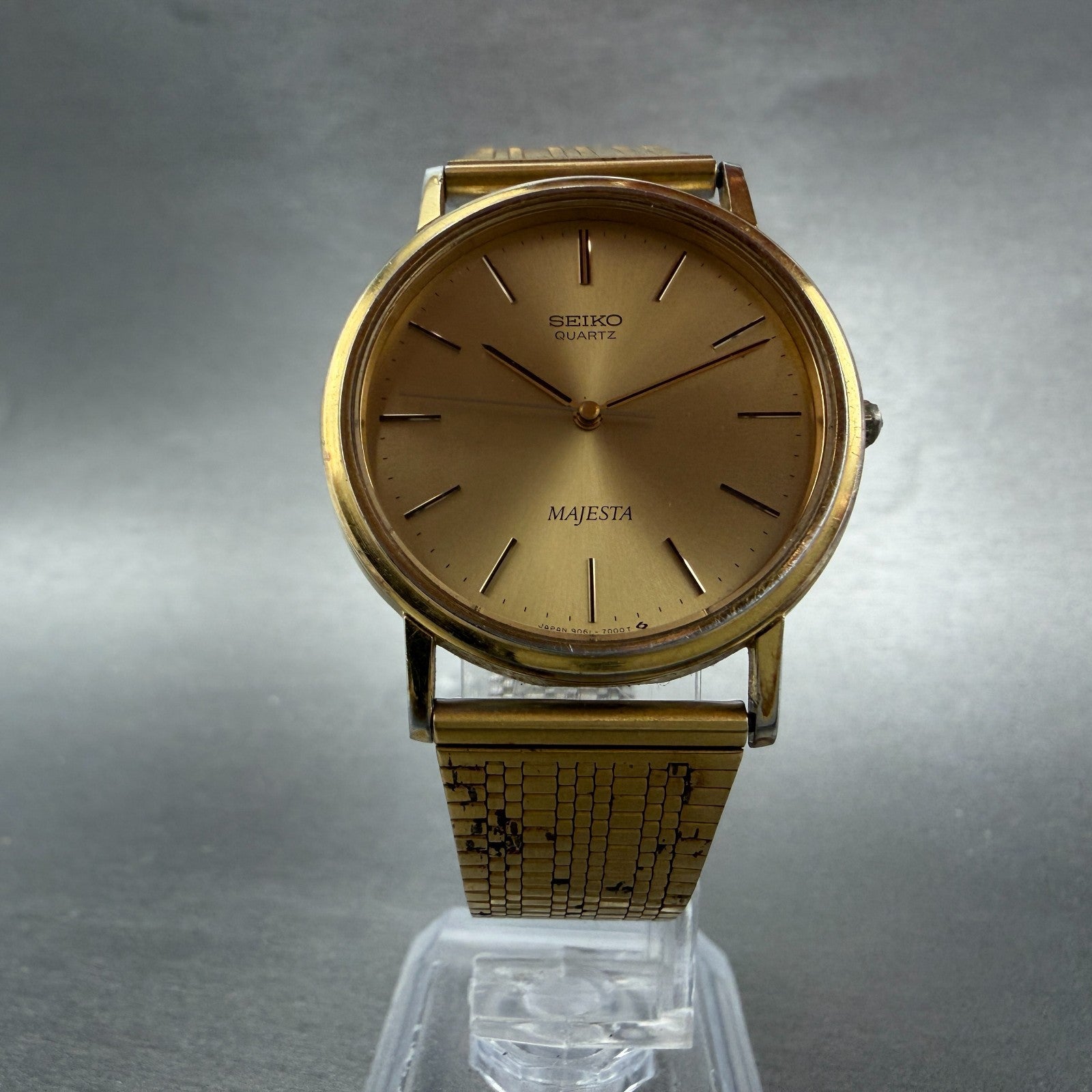 Seiko Majesta Watch Unisex 33mm Champagne Dial gold Tone 9061-7000 New Battery5