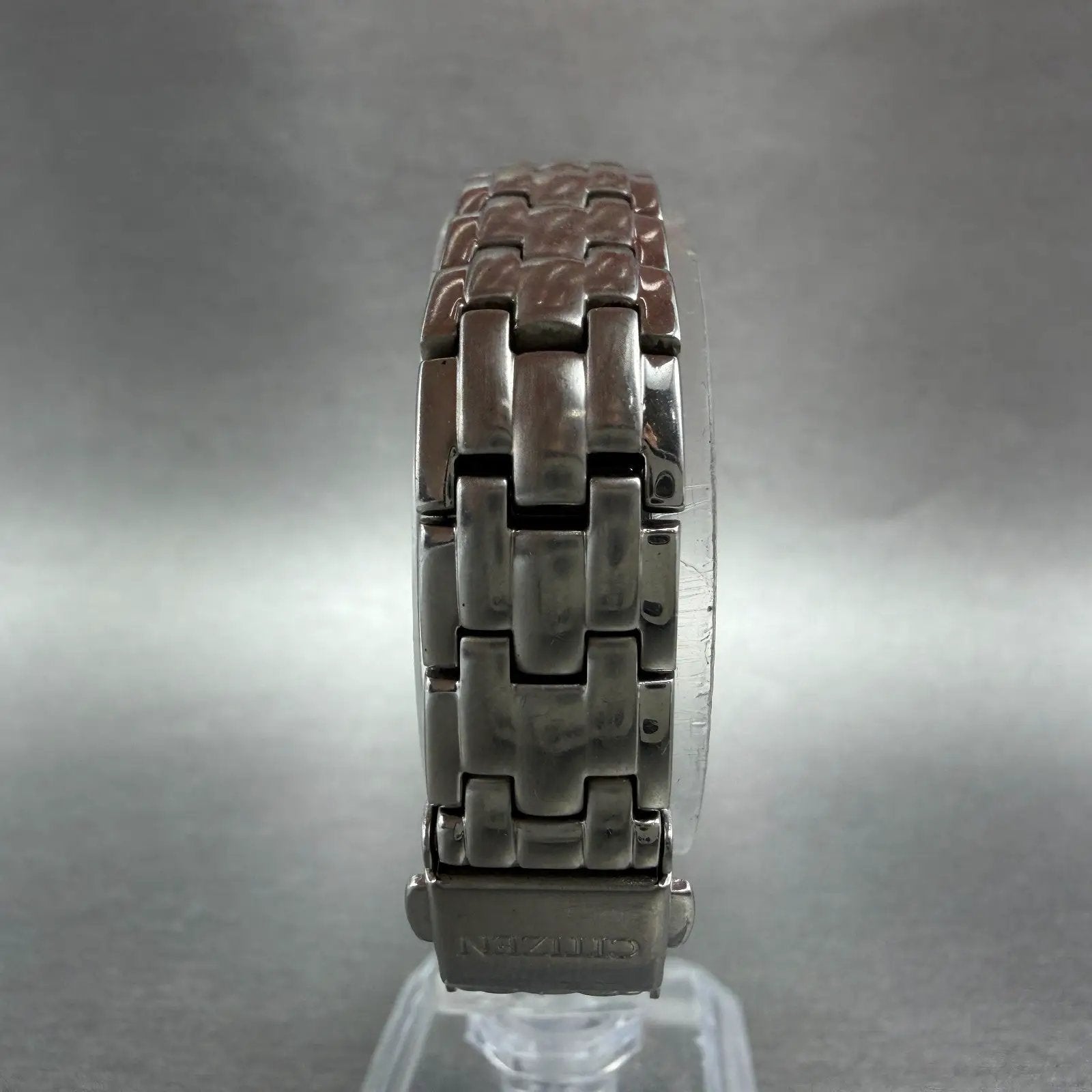 Citizen Eco-Drive Watch Women 25mm Gray Dial Silver Tone Date E011-S049601 Runs7