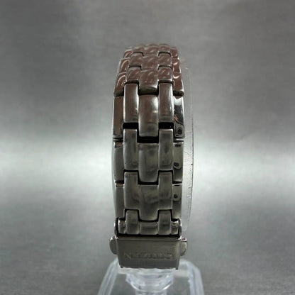 Citizen Eco-Drive Watch Women 25mm Gray Dial Silver Tone Date E011-S049601 Runs7