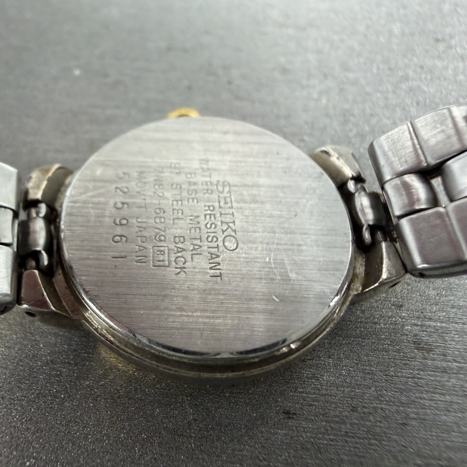 Seiko Watch Women 23mm Blue Dial Two Tone Date Round 7N82-6B79 New Battery9