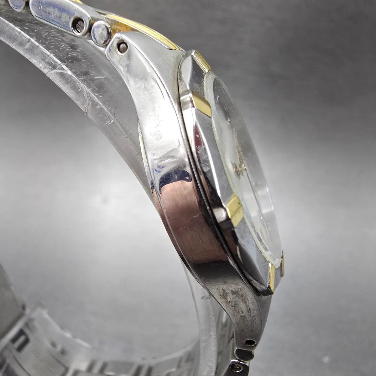 Bulova Watch Women 29mm MOP Dial Two Tone Date Round Diamonds 98P116 New Battery3