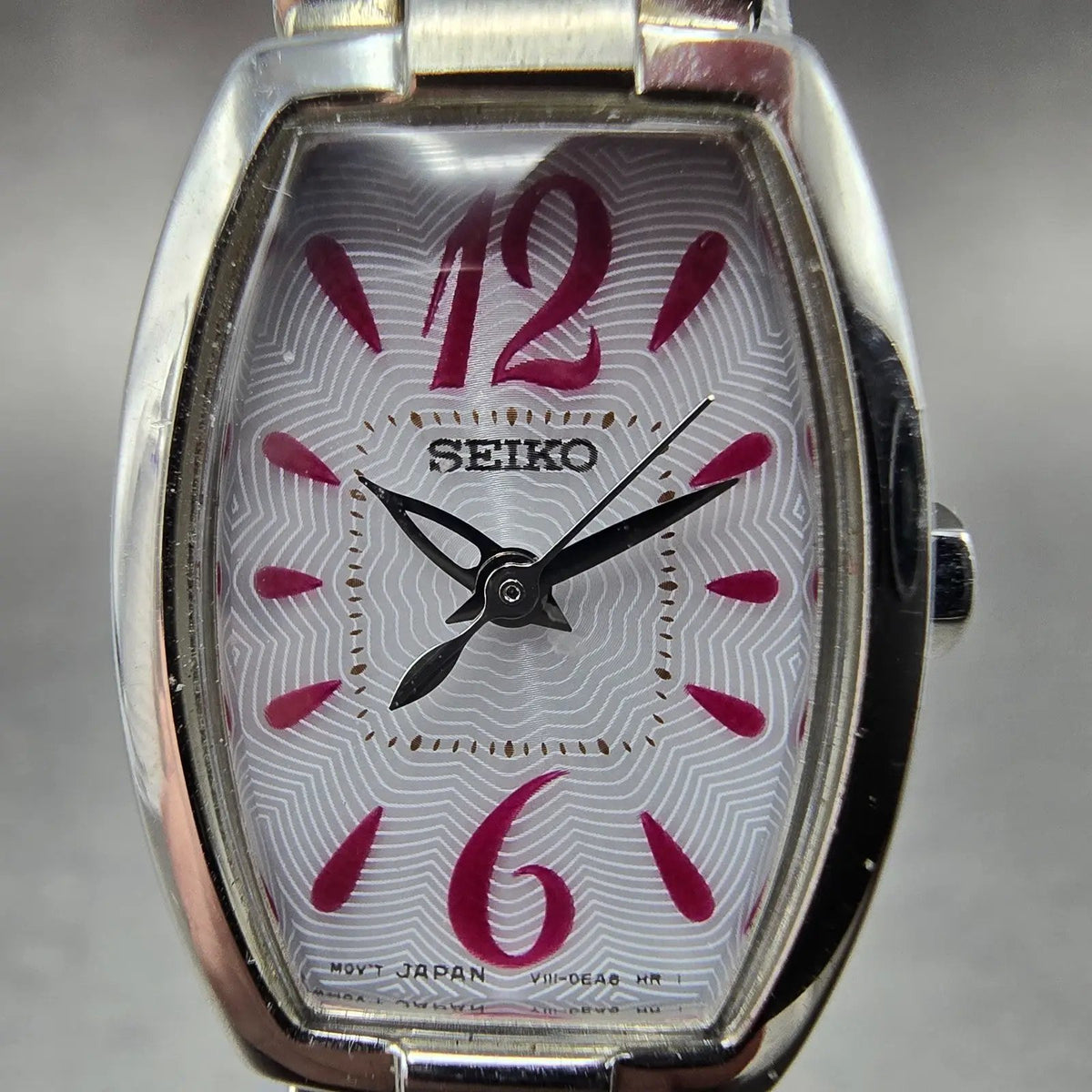 Seiko Solar Tank Watch Women 18mm White Dial Silver Rectangle Lukia Runs V1112