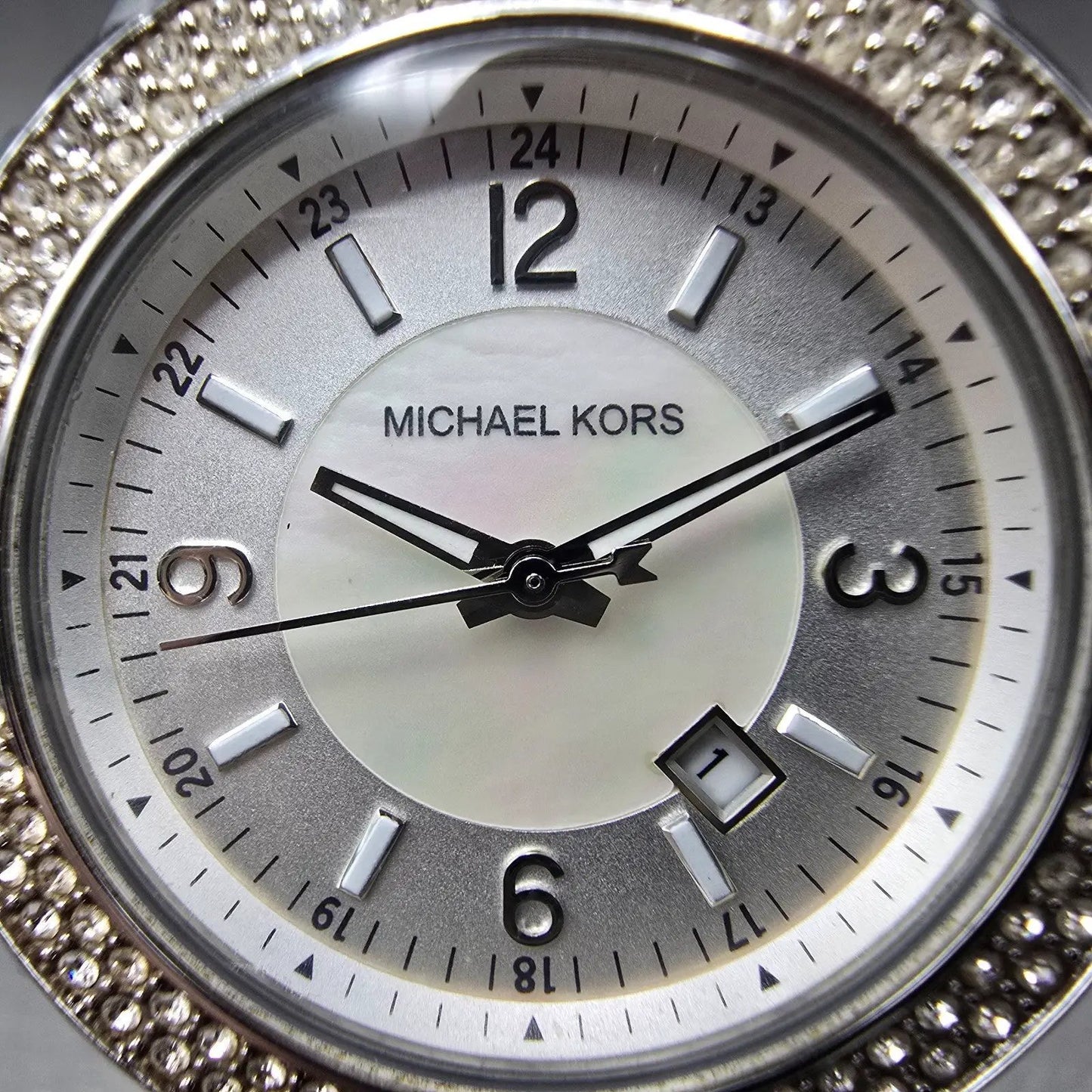 Michael Kors Madison Watch Women 33mm MOP Dial Silver Tone Date MK-5401 NewBat Q1