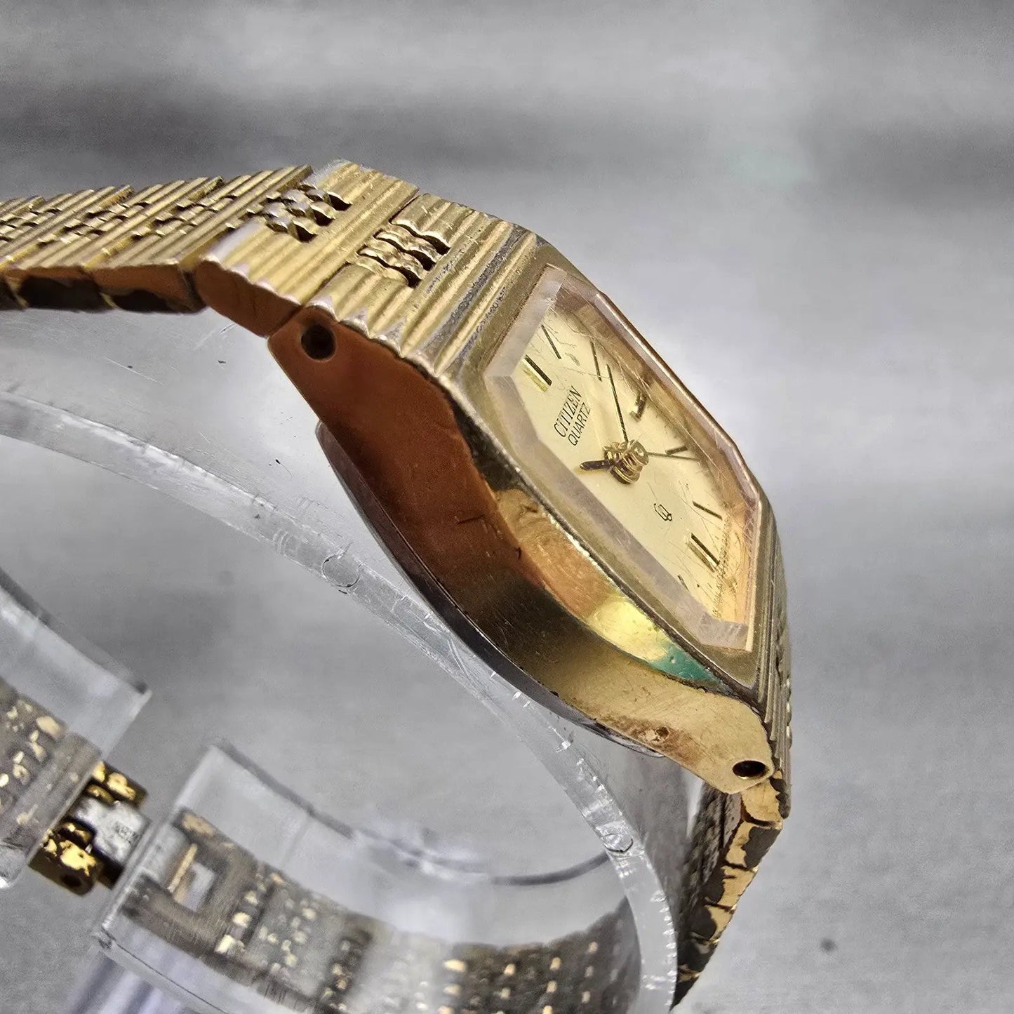 Citizen CQ Watch Women 25mm Champagne Dial Gold Tone 4-0403255 New Battery VTG3