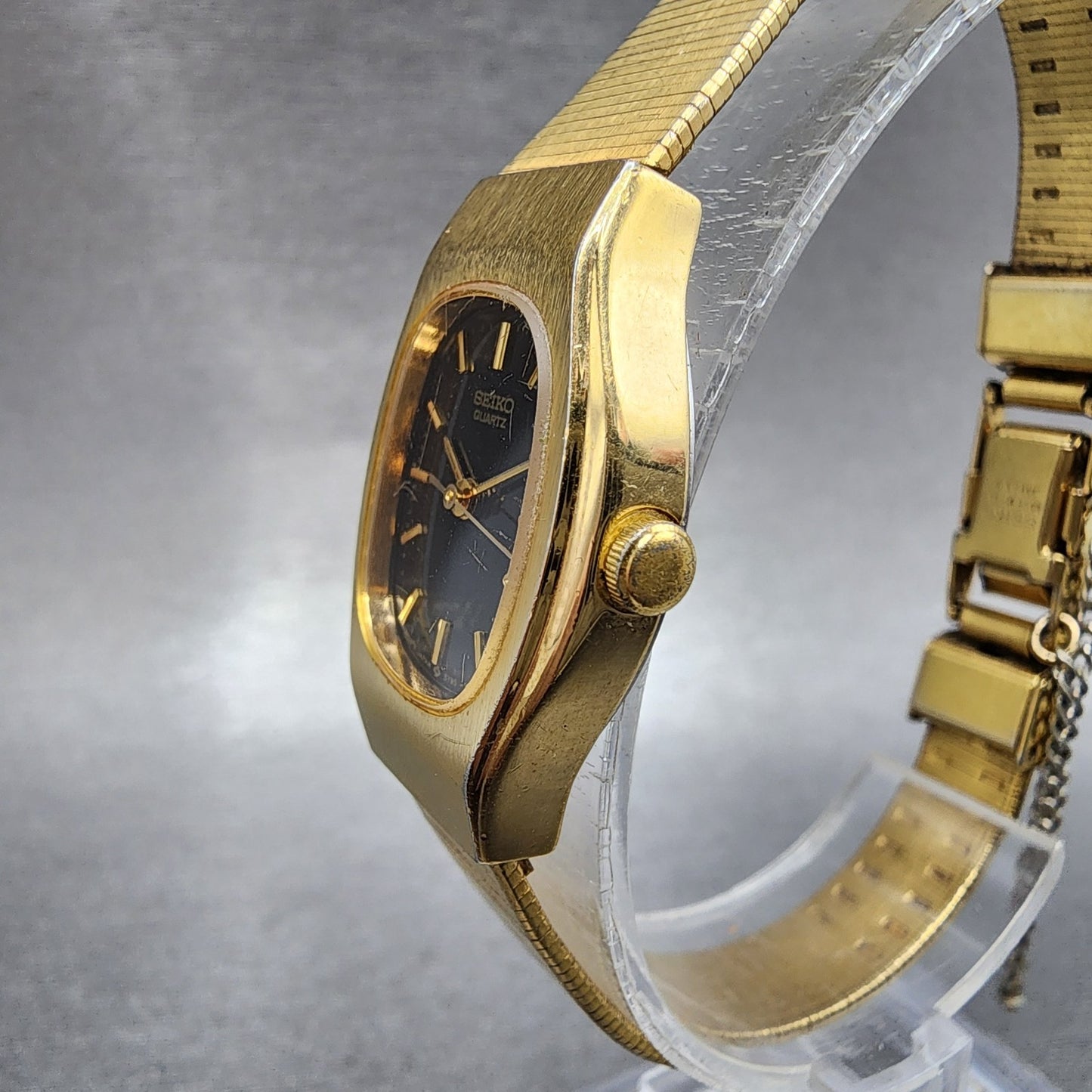 Seiko Watch Women 21mm Black Dial Gold Tone Round 5y955049 New Battery2