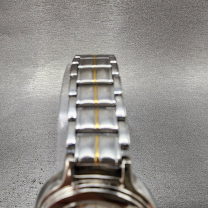 Seiko Solar Watch Women 28mm MOP Dial Two Tone Date Round V1820C70 Runs B12344