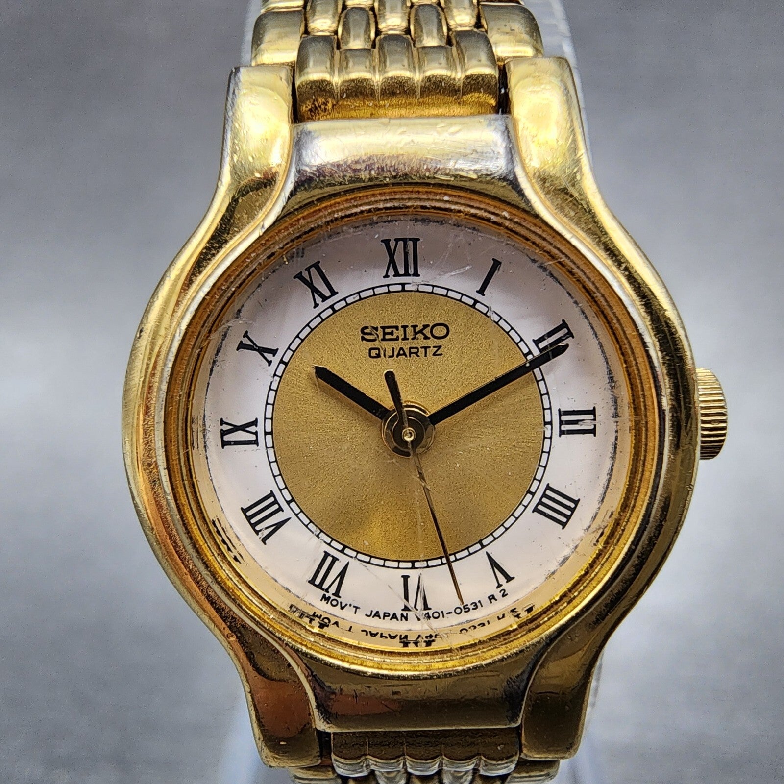 Seiko Watch Women 19mm White Dial Gold Tone Round V4010289 New Battery0