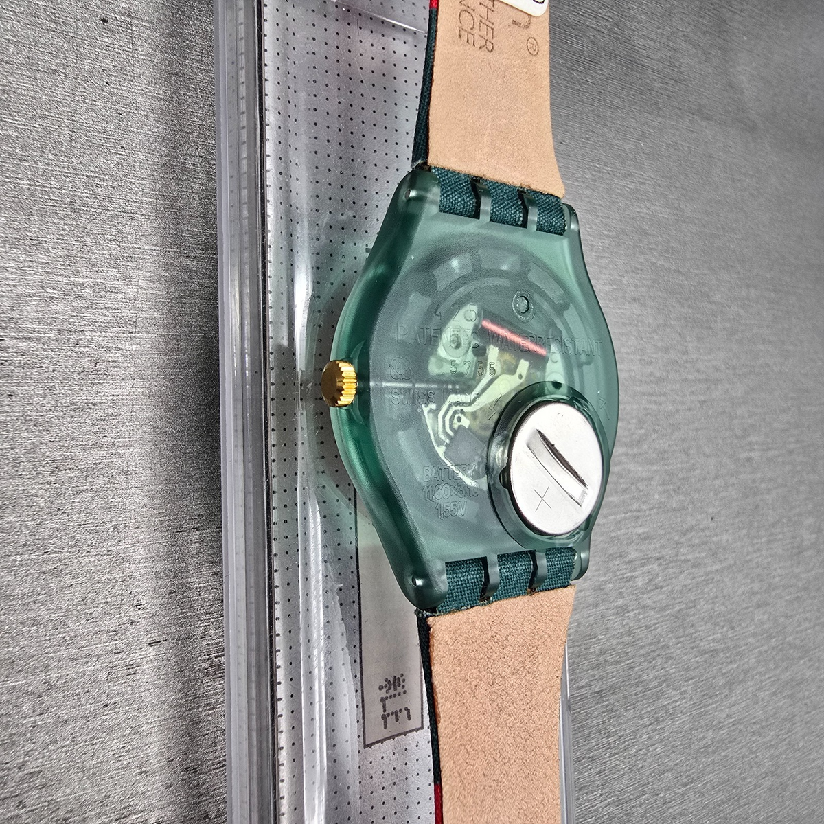 Swatch Poncho Watch Men 34mm Cream Dial Green Case GM122 New Battery NOS12
