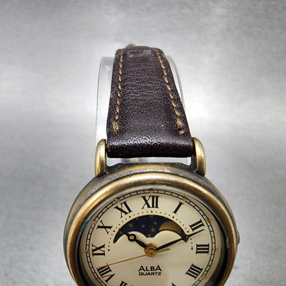Seiko Alba Moon Phase Watch Women 20mm Champagne Dial Brass Tone Round New Batt4