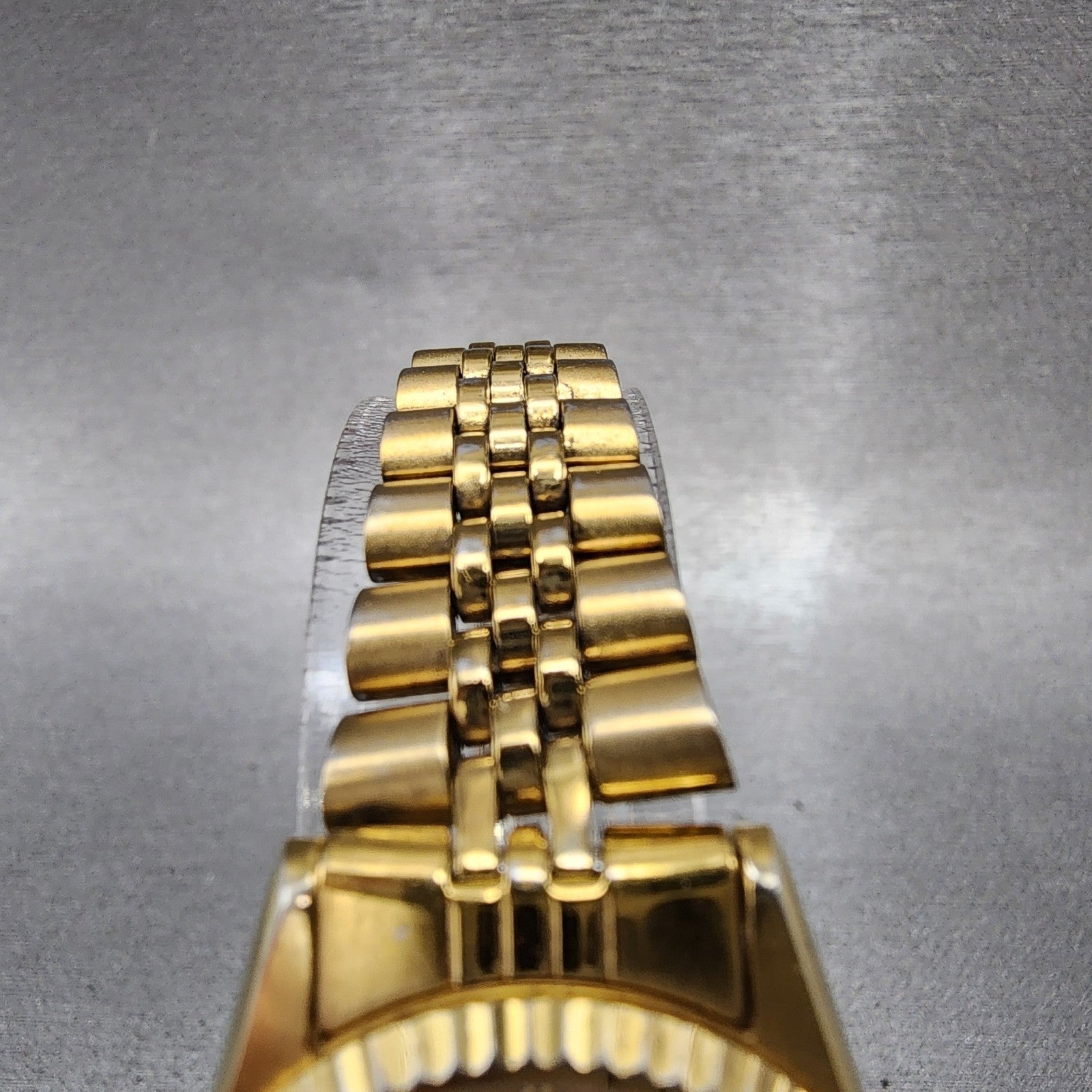 Seiko SQ Watch Women 24mm Gold Dial Gold Tone Daydate 24mm Round New Battery NBG5