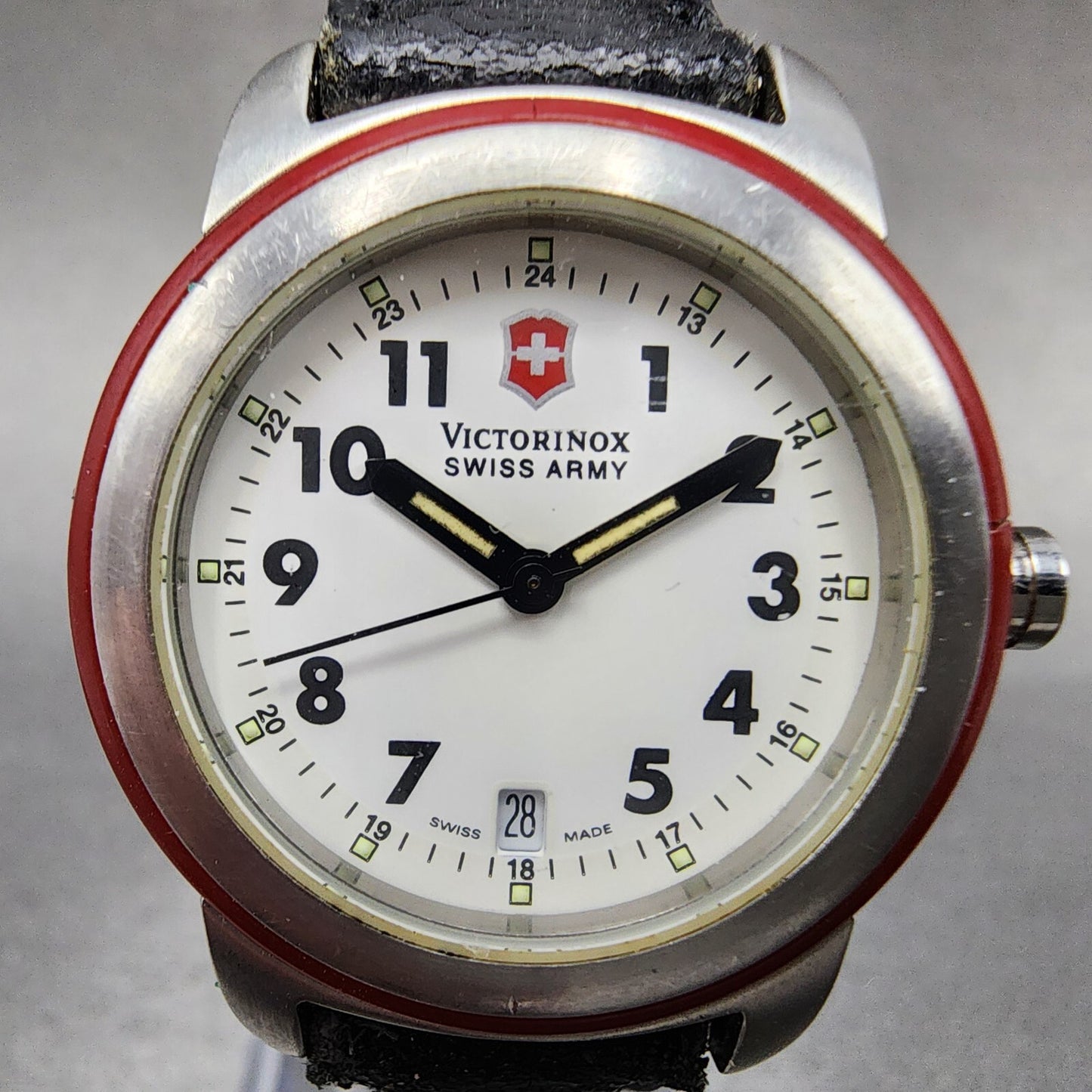 Victorinox Swiss Watch Women 28mm White Dial Steel Date Round 25547 PARTS0