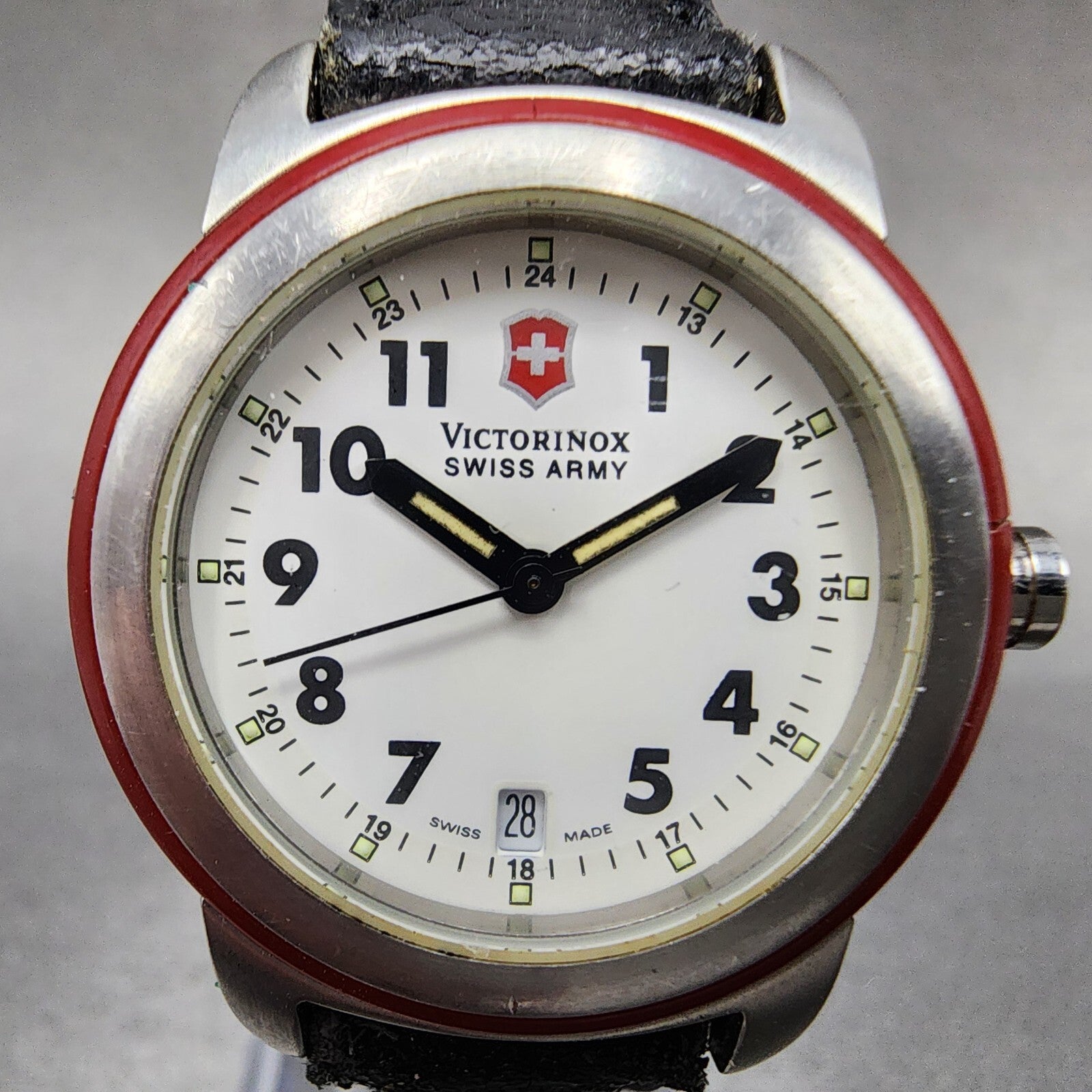 Victorinox Swiss Watch Women 28mm White Dial Steel Date Round 25547 PARTS0