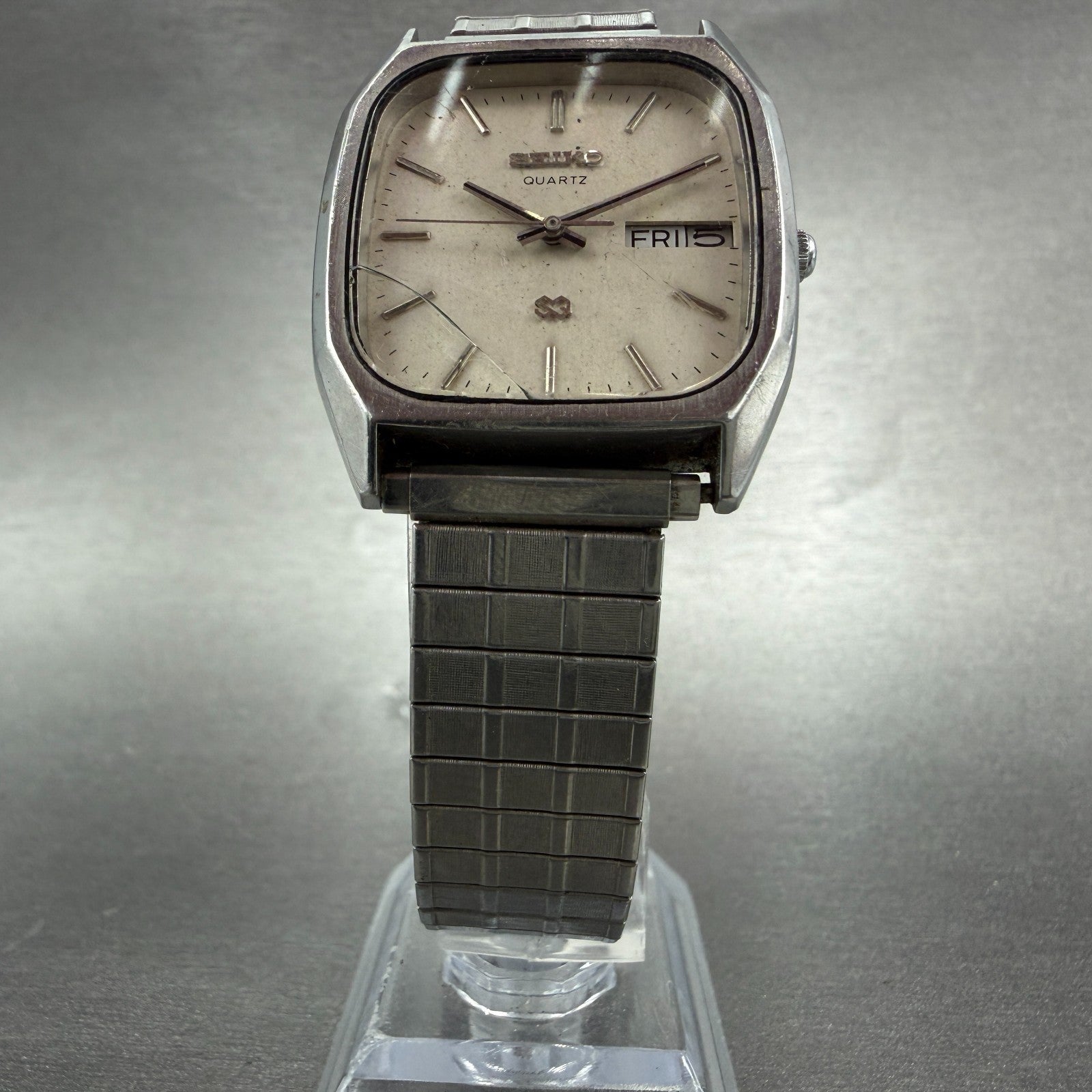 Seiko SQ Watch Men 32mm Silver Dial Silver Tone Daydate 8123-5129 New Battery4