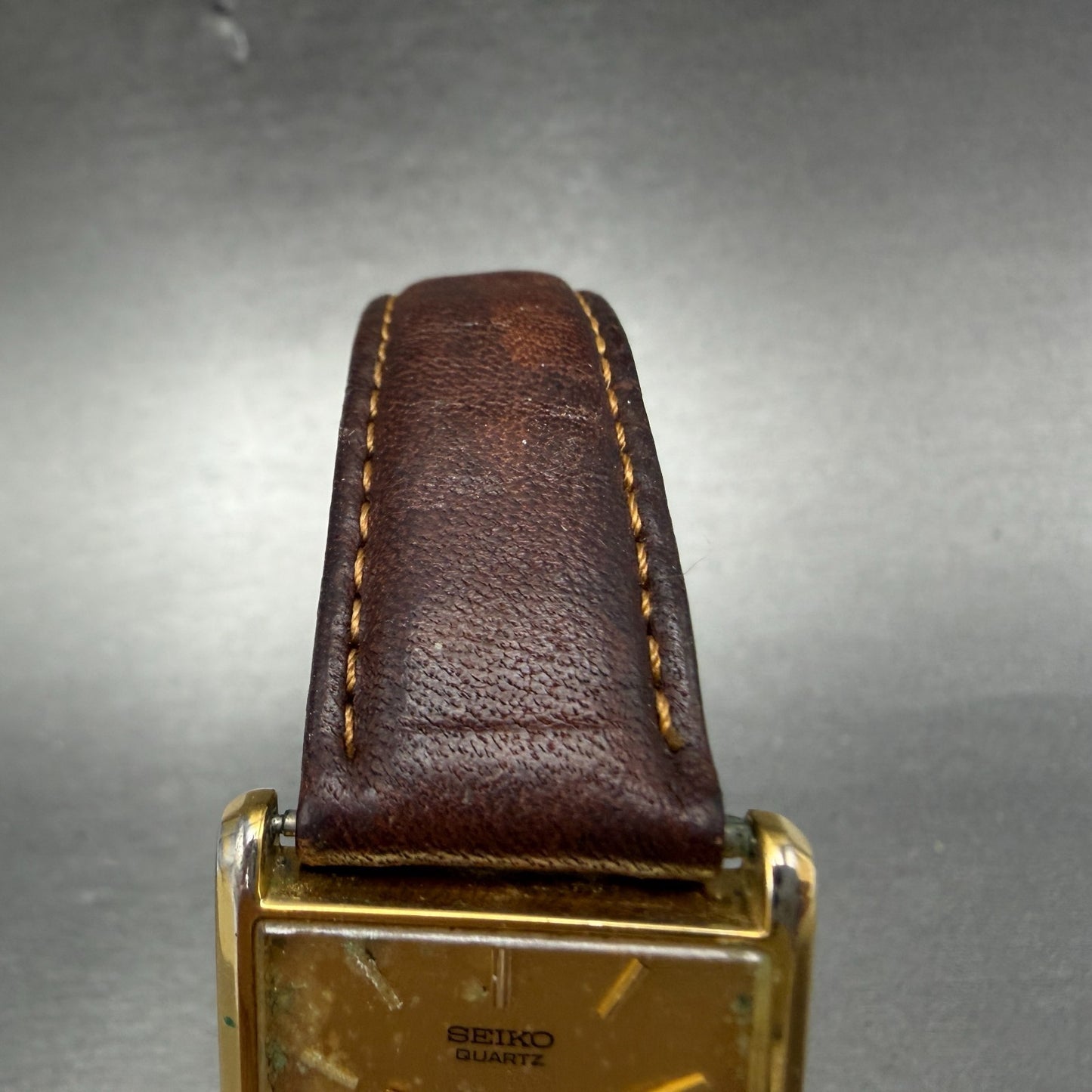 Seiko Tank Watch Men 25mm Champagne Dial Gold Tone Rectangle 5y30-5069 New BattH4