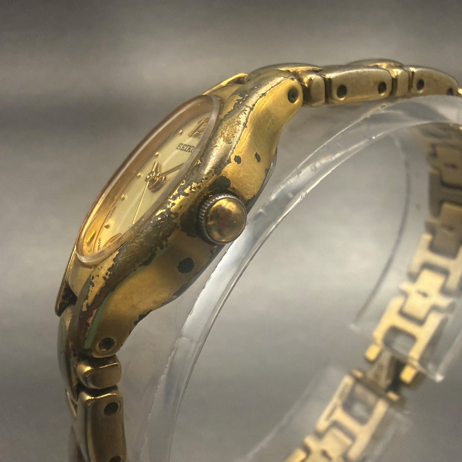 Seiko Watch Women 17mm Champagne Dial Gold Tone Oval 1N01-0CS0 New Battery2