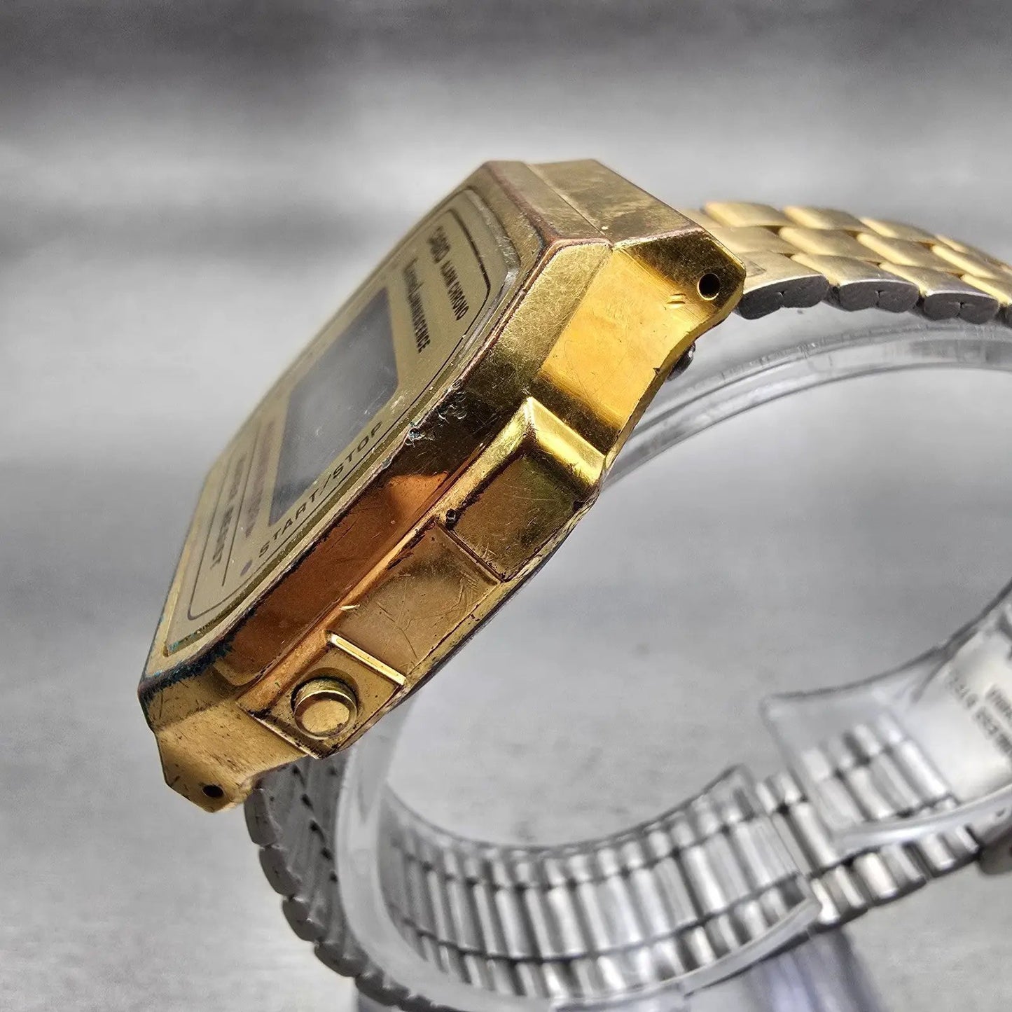 Casio Illuminator A168 Watch Men 35mm Gold Dial Gold Tone Chrono Alarm New Batt2