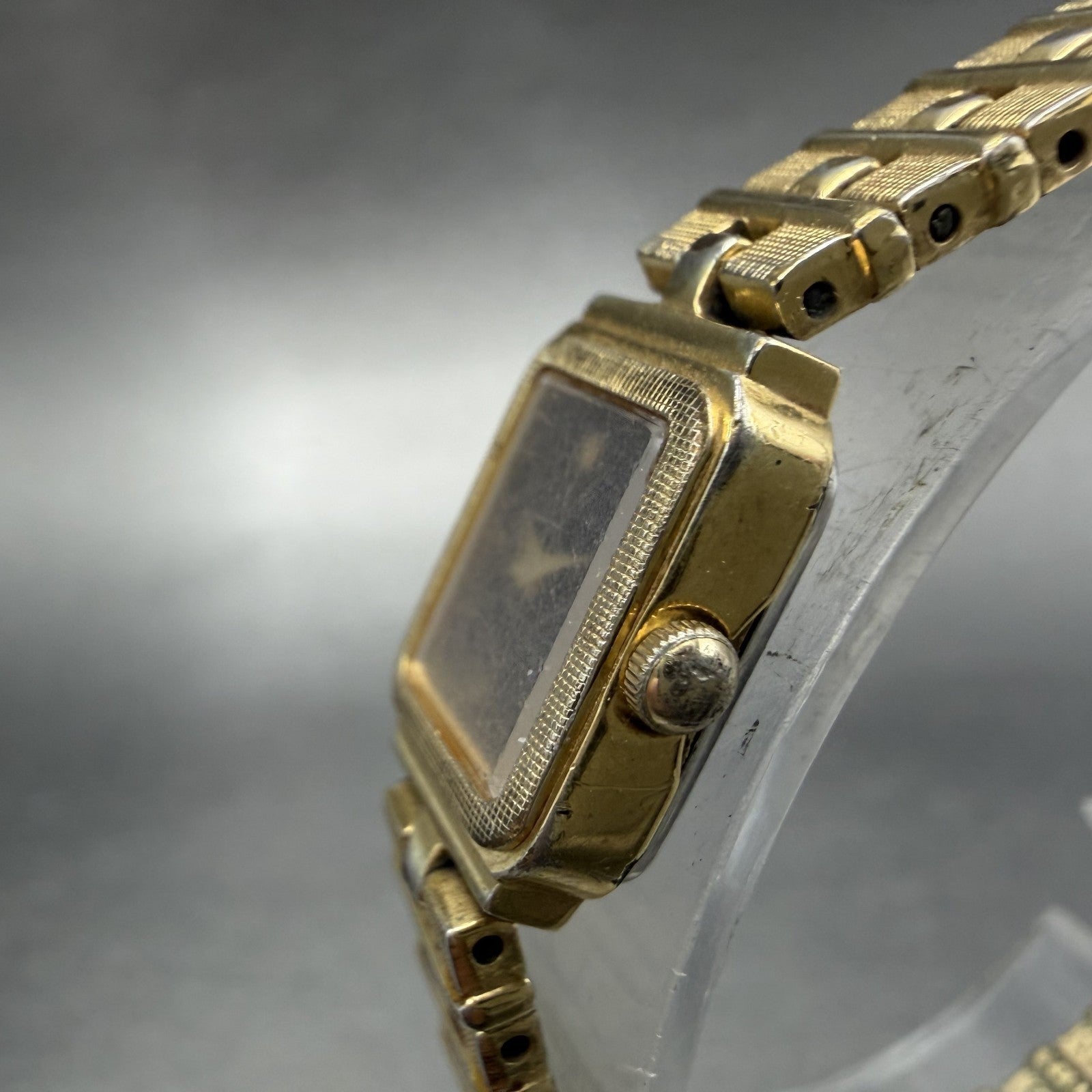 Seiko Tank Watch Women 13mm Black Dial Gold Tone Rectangle 1e20-5689 New Battery2