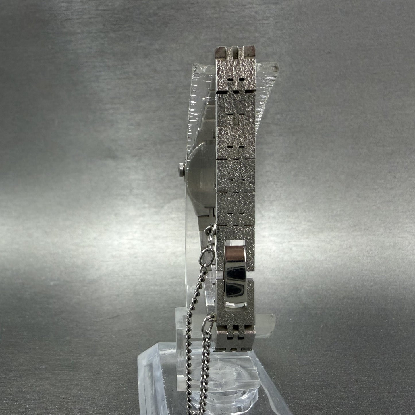 Seiko Watch Women 17mm Silver Dial Silver Tone Oval 7321-5399 New Battery7