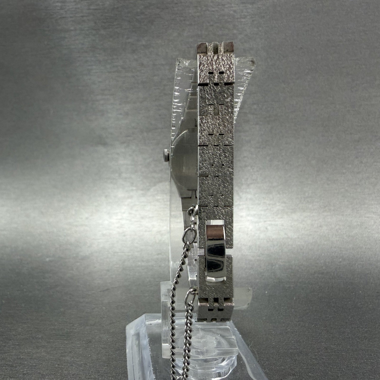 Seiko Watch Women 17mm Silver Dial Silver Tone Oval 7321-5399 New Battery7