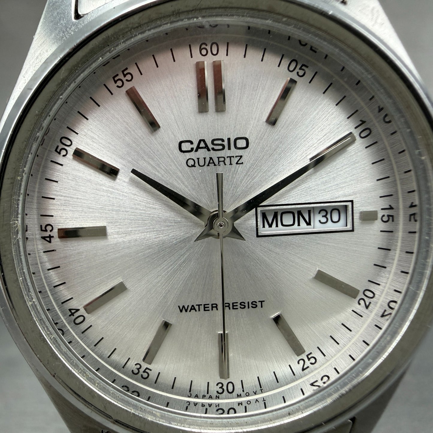 Casio Watch Men 37mm White Dial Silver Tone Round Daydate MTP-1239 New Battery A1