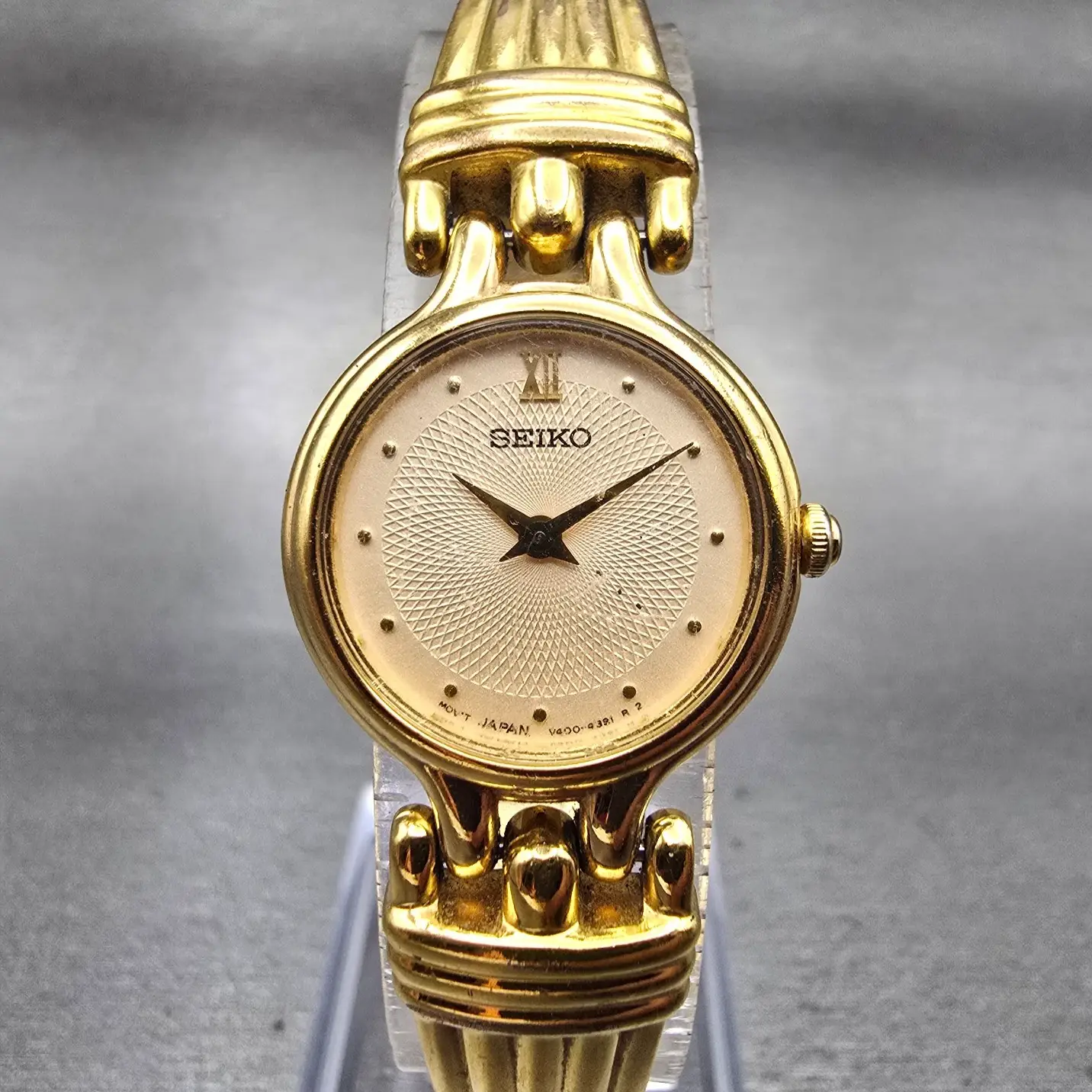Seiko Watch Women 21mm Champagne Dial Gold Tone Round V400-1229 New Battery VTG0