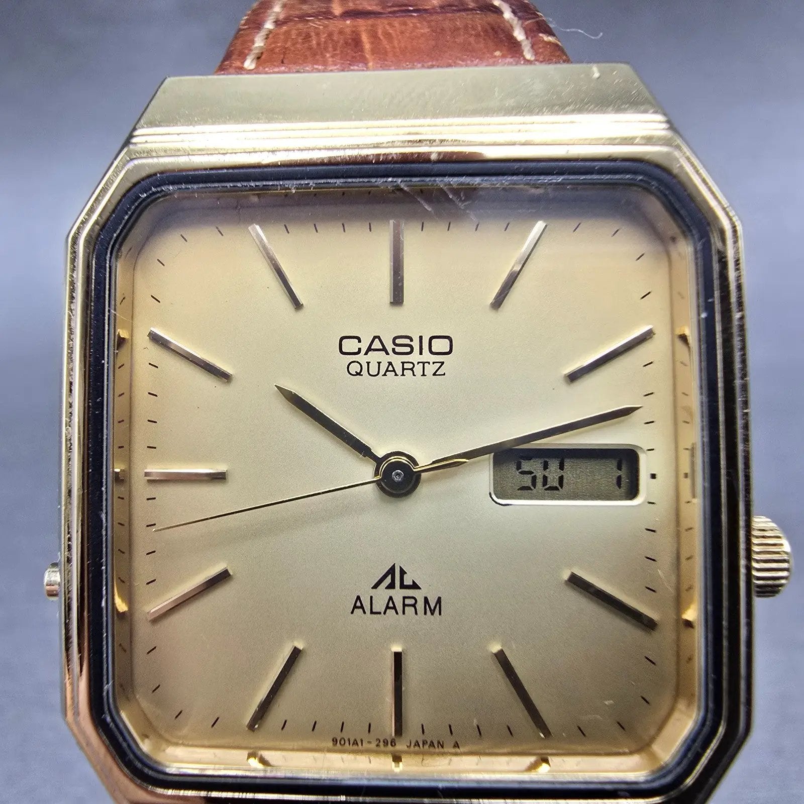 Casio Alarm Watch Men 30mm Gold Dial Gold Tone Octagon MQA-100G New Battery1