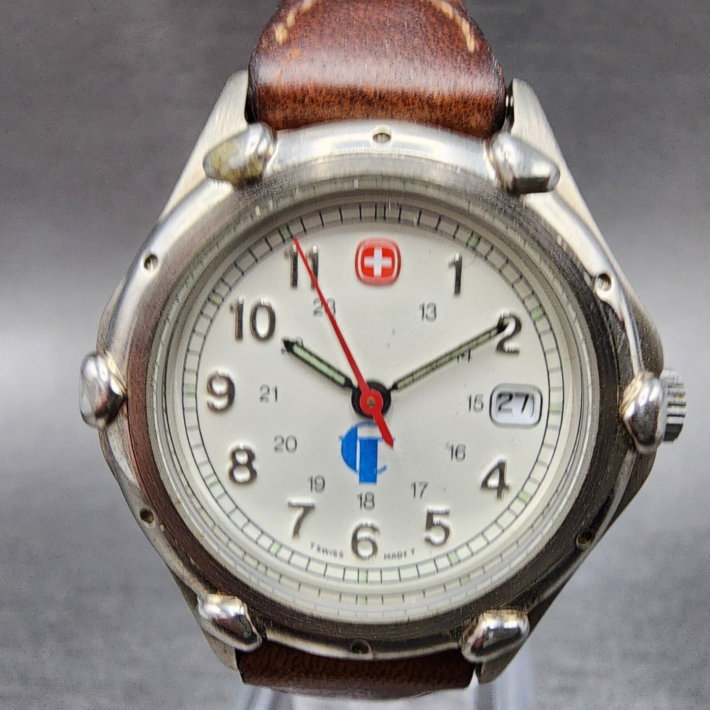 Wenger SAK Design Watch Women 29mm White Dial Silver Tone Date Round New Battery