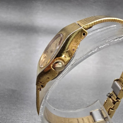Seiko Watch Women 17mm Gold Dial Gold Tone Oval 7320-0209 New Battery Vintage G2