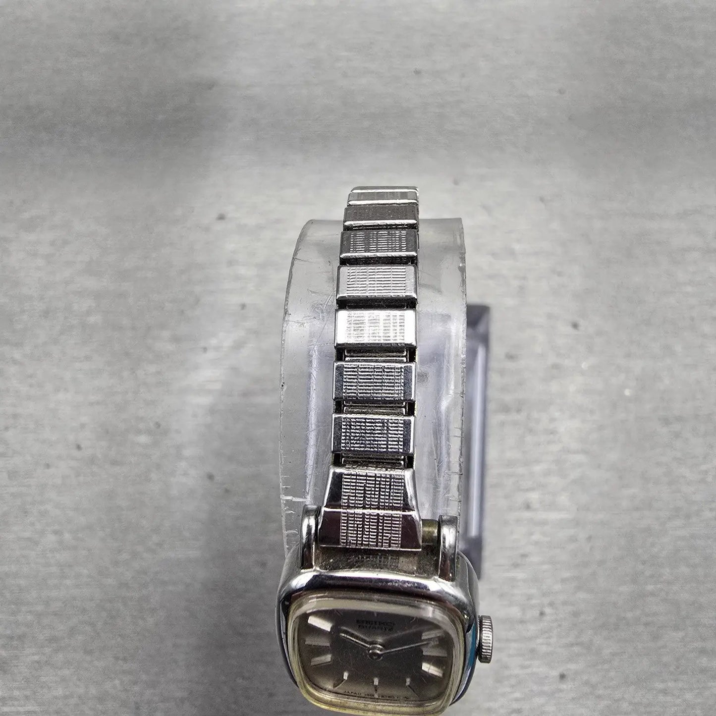 Seiko Watch Women 16mm Gray Dial Silver Tone Oval 1400-6560 New Battery Vintage4