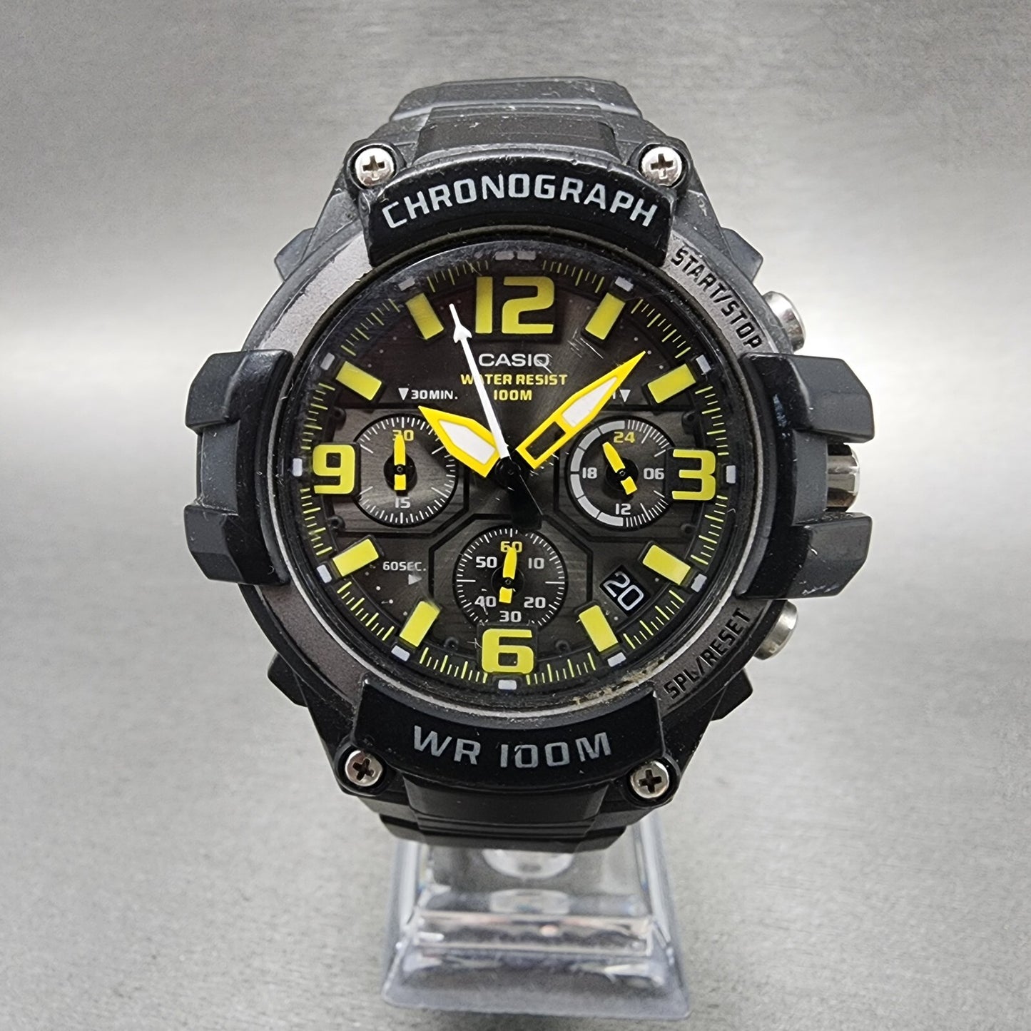 Casio MCW100H Chronograph Watch Men 49mm Black Dial Black Tone Date New Battery0