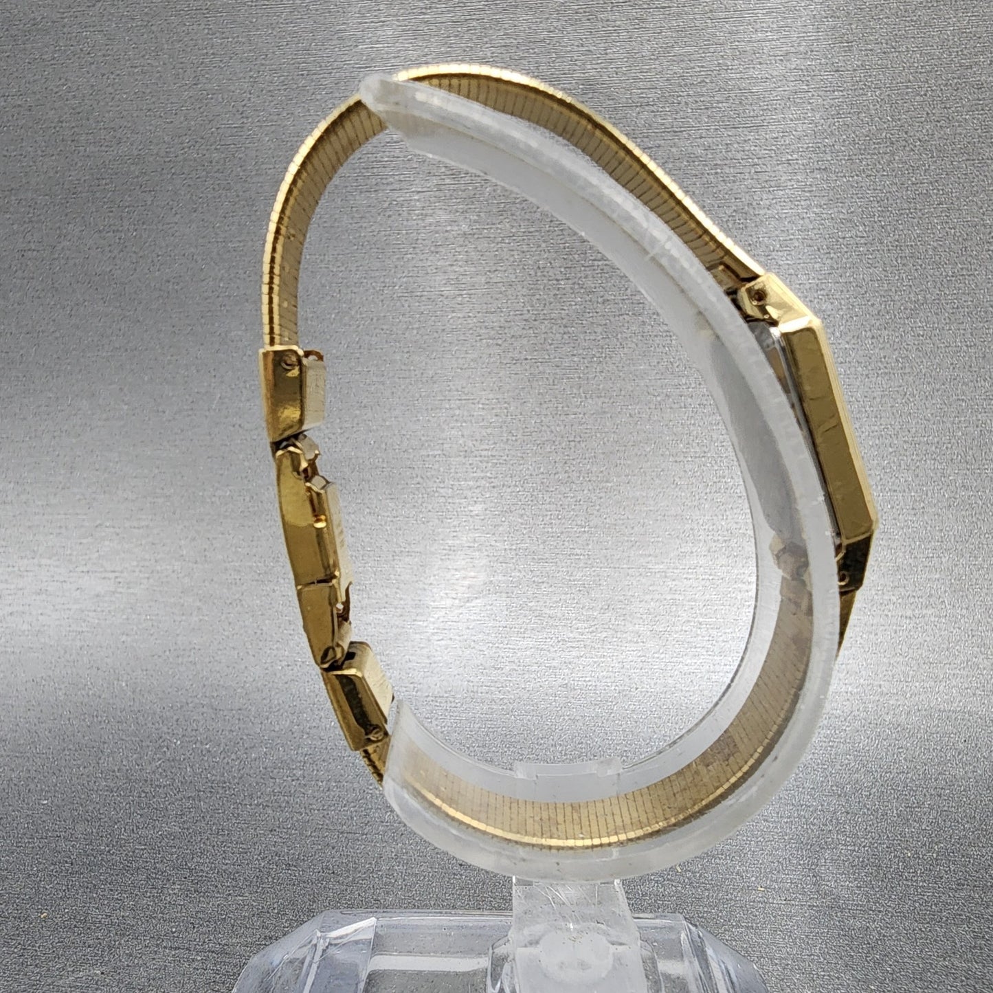 Seiko Tank Watch Women 12mm Champagne Dial Gold Tone 2e206479 New Battery9