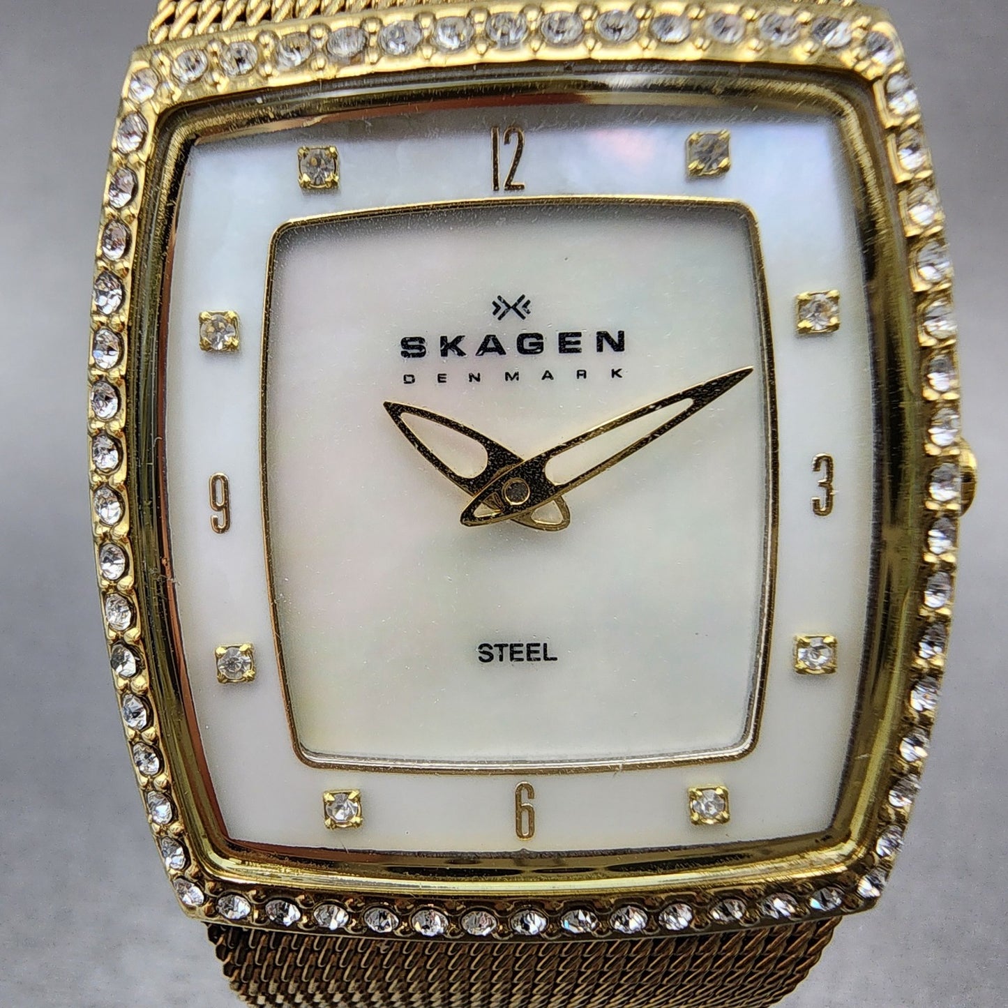 Skagen Tank Watch Women 27mm MOP Dial Gold Tone Rectangle 384SGG New Battery1