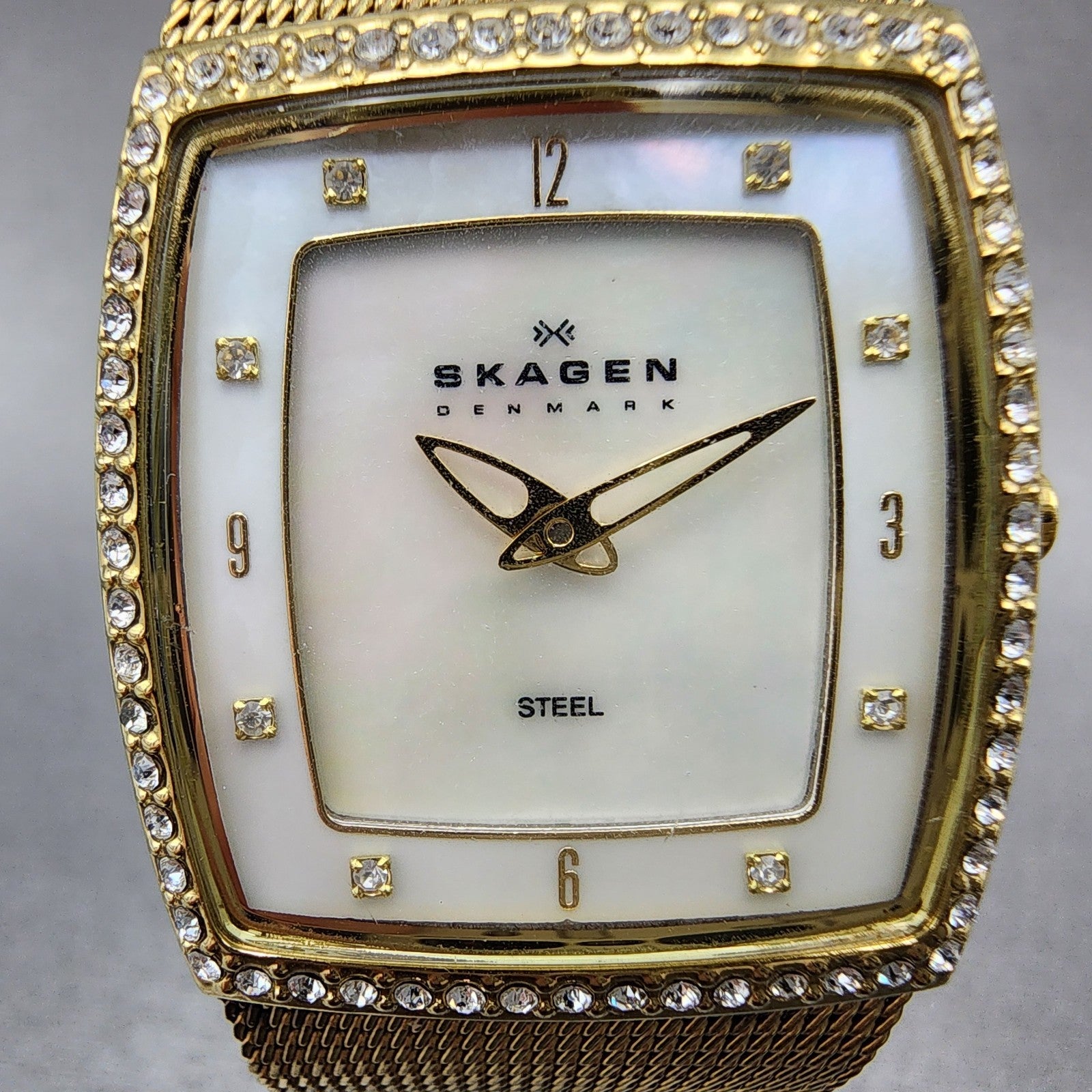 Skagen Tank Watch Women 27mm MOP Dial Gold Tone Rectangle 384SGG New Battery1