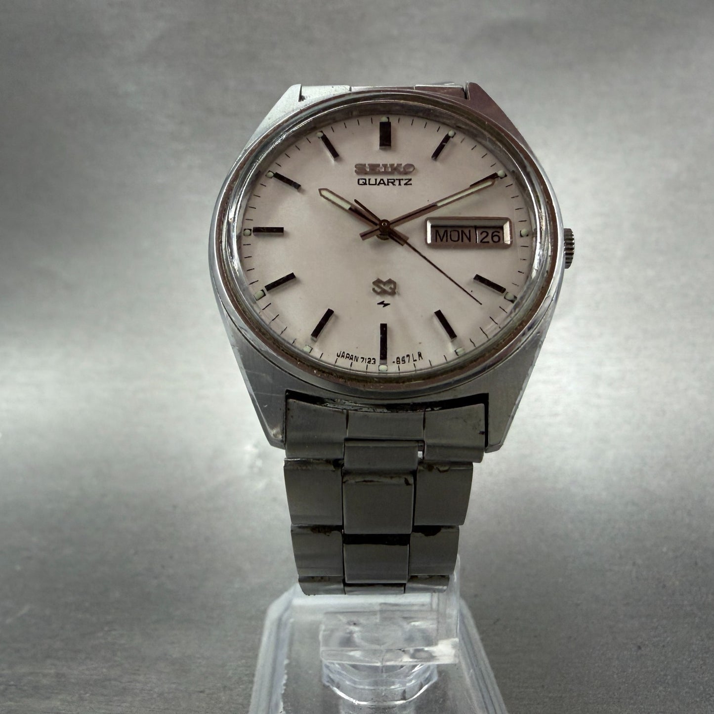 Seiko SQ Watch Men 35mm White Dial Silver Tone Daydate Round 7123-8429 New Batt5