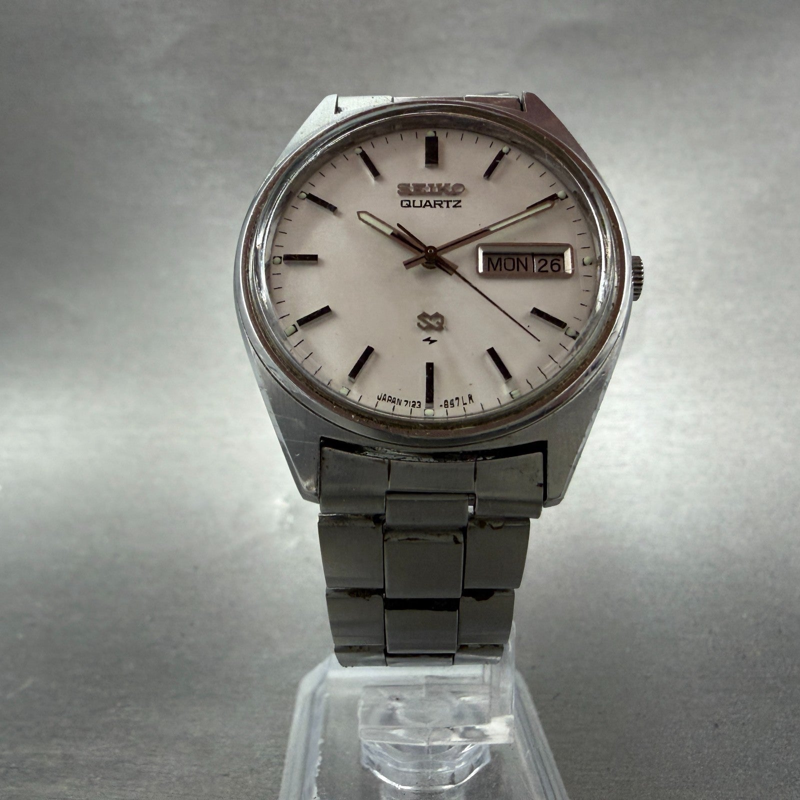 Seiko SQ Watch Men 35mm White Dial Silver Tone Daydate Round 7123-8429 New Batt5