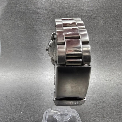 Victorinox Swiss Army Watch Women 30mm Blue Silver Tone Date Round PARTS9