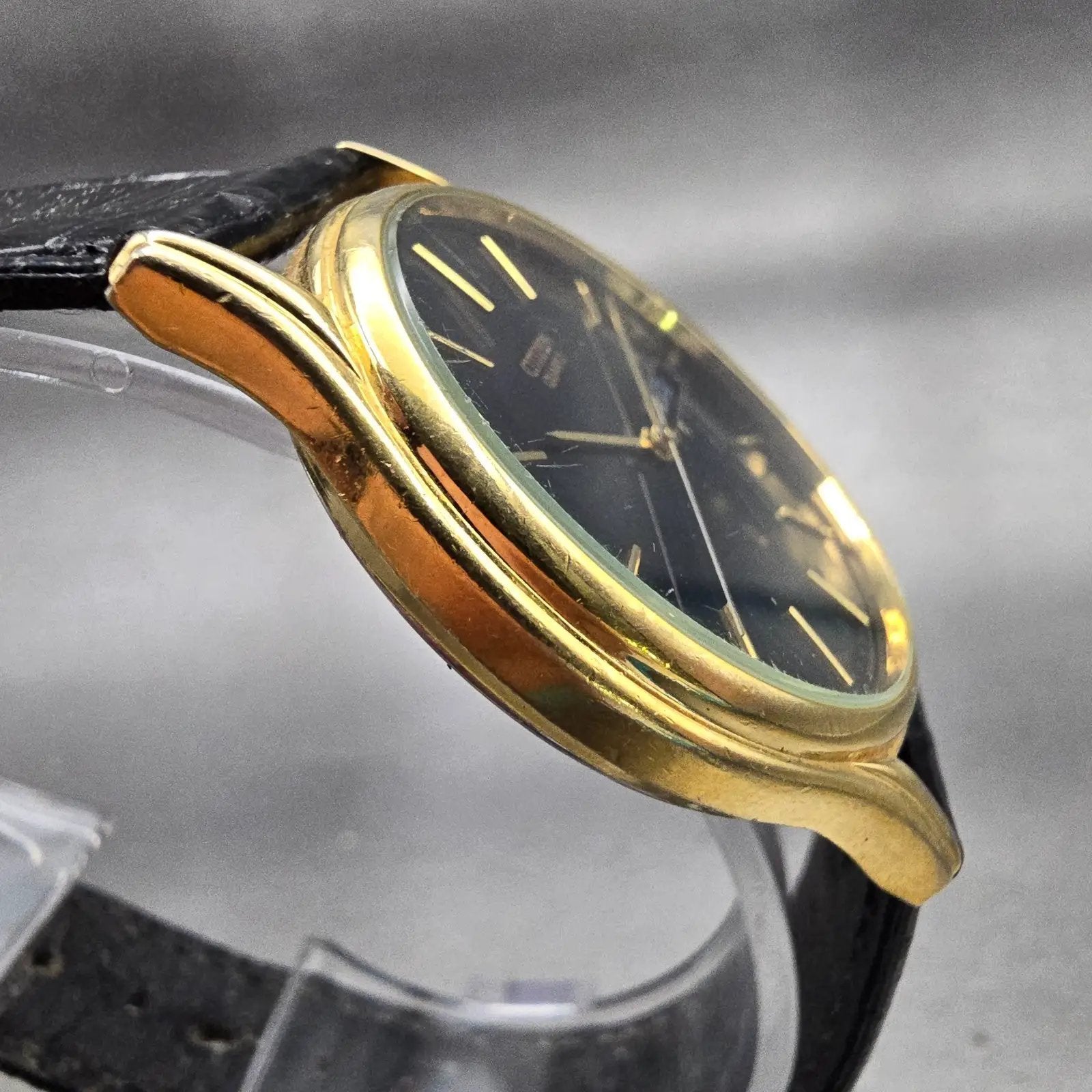 Citizen CQ Watch Men 34mm Black Dial Gold Tone Daydate Round 6100-S20269 New Bat3