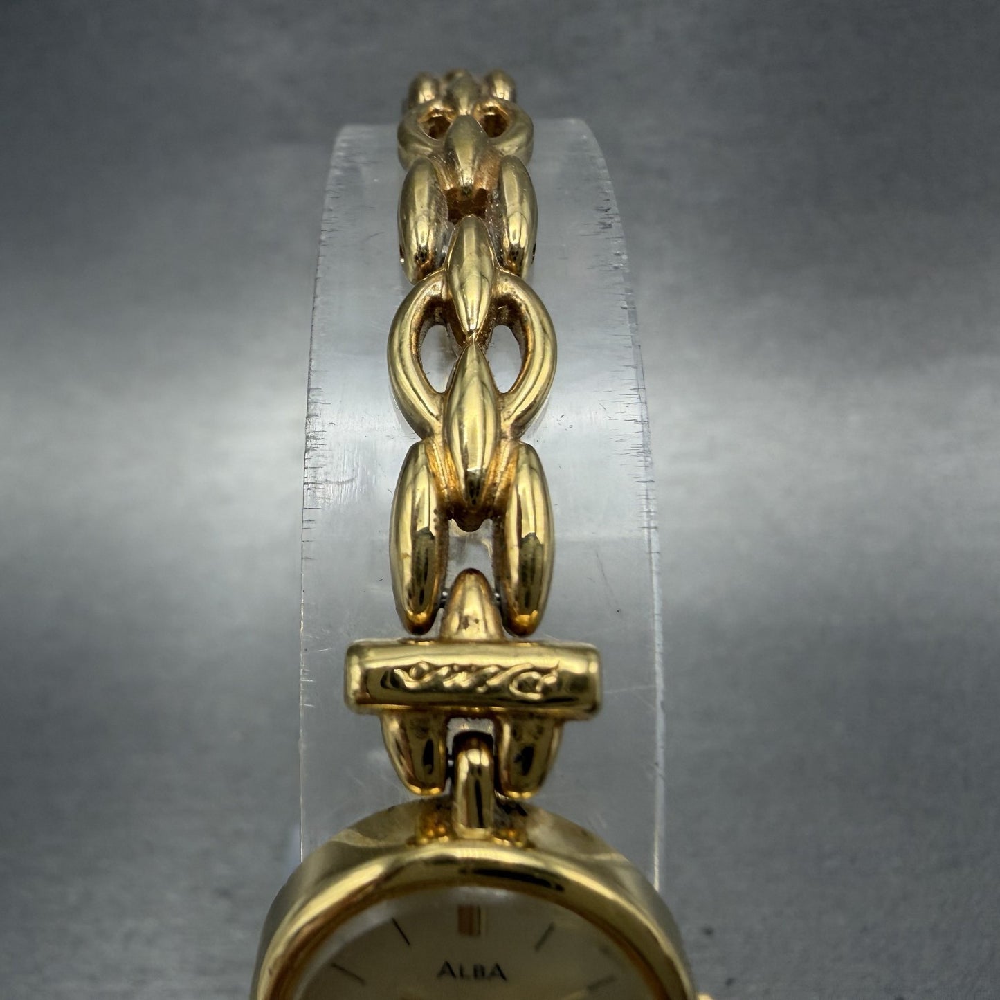 Seiko Alba Watch Women 18mm Champagne Dial Gold Tone Round Y1500800 New Battery4