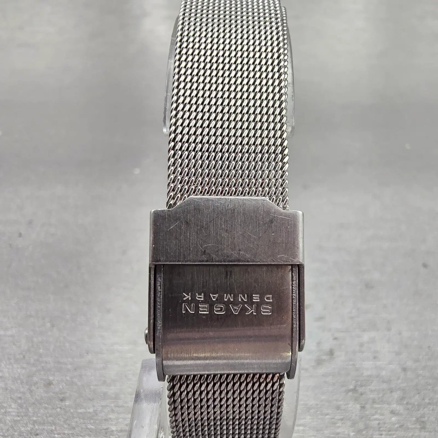 Skagen Denmark Watch Women 25mm Black Dial Silver Tone Round 107SSSBD New Batt7
