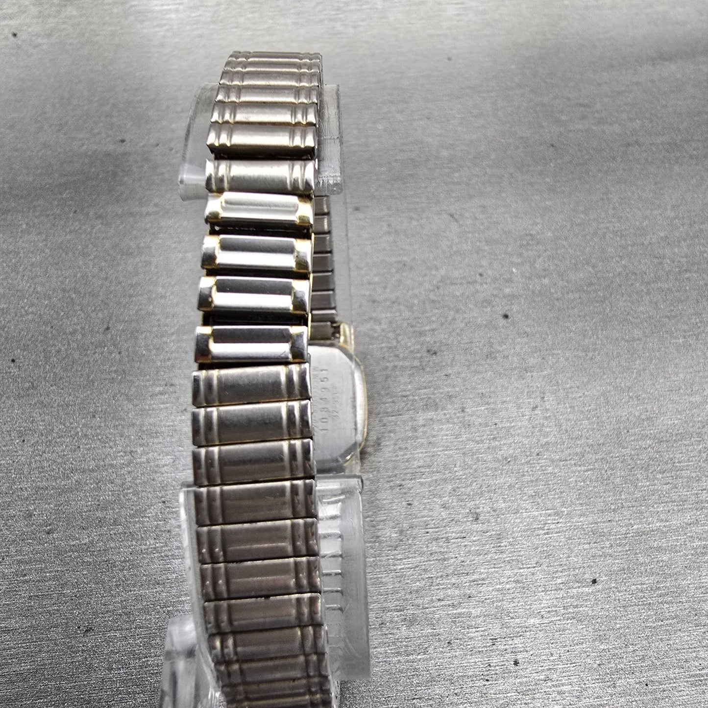 Citizen CQ Watch Women 17mm White Dial Two Tone Oval 3220-893476 New Battery VTG7