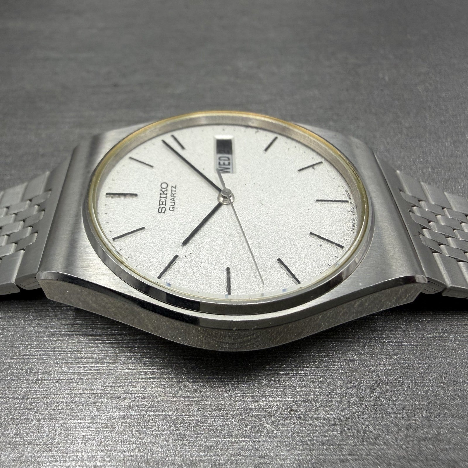 Seiko Watch Men 33mm Silver Dial Silver Tone Daydate Round 7813-8009 SAMPLE4