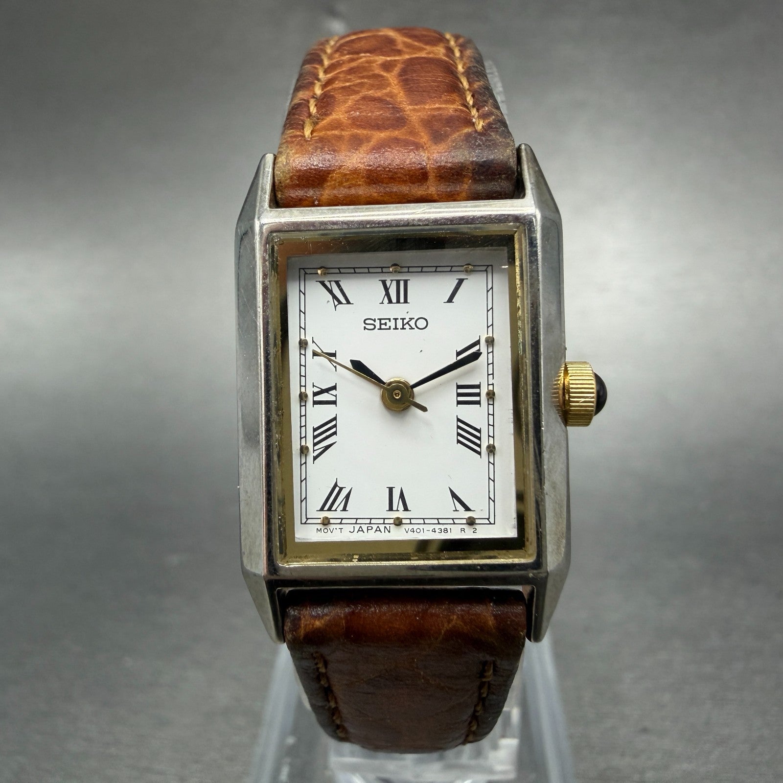 Seiko Tank Watch Women 18mm White Dial Silver Tone Rectangle V401-5689 PARTS0