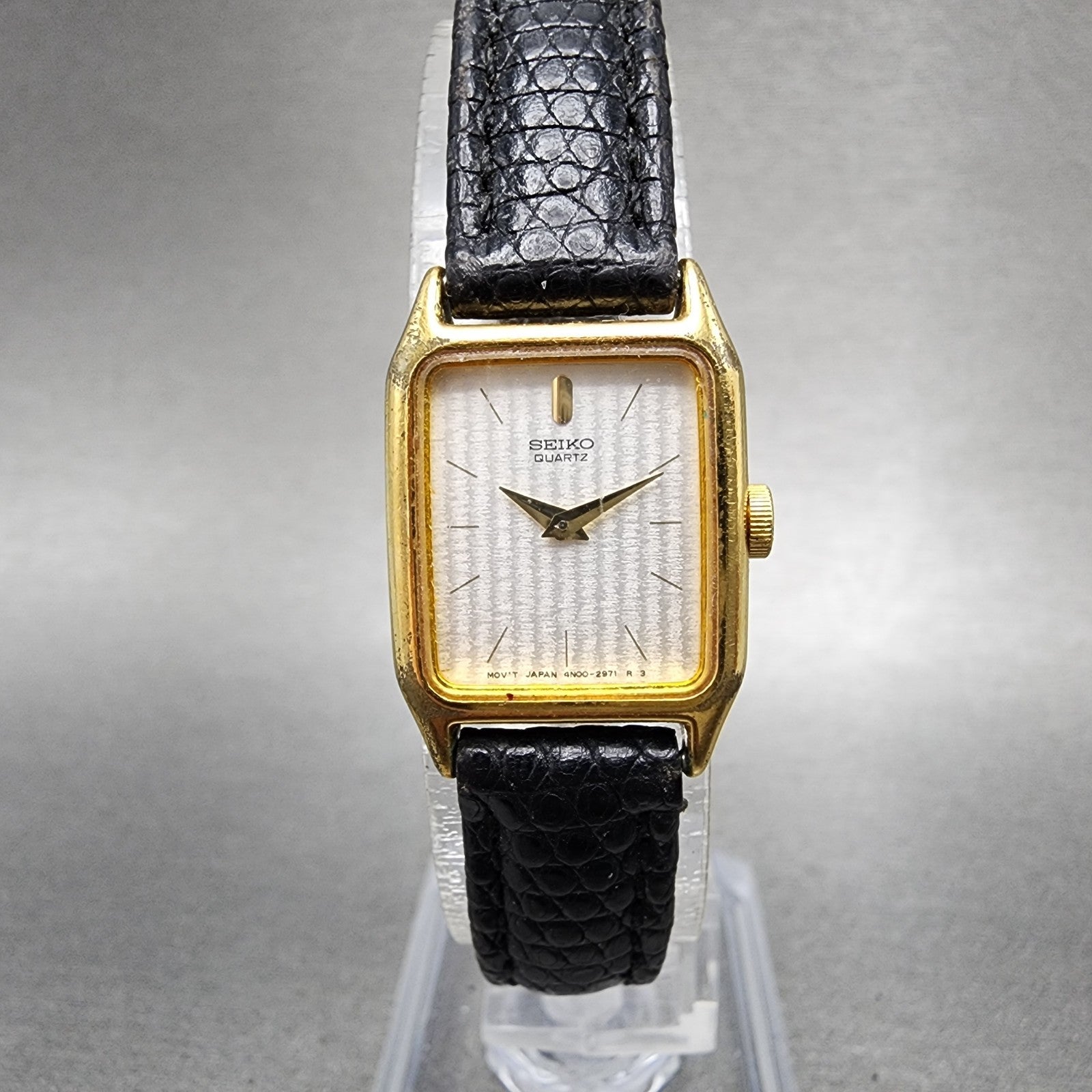 Seiko Tank Watch Women 17mm Silver Dial Gold Tone Rectangle 4N005121 New Batt0