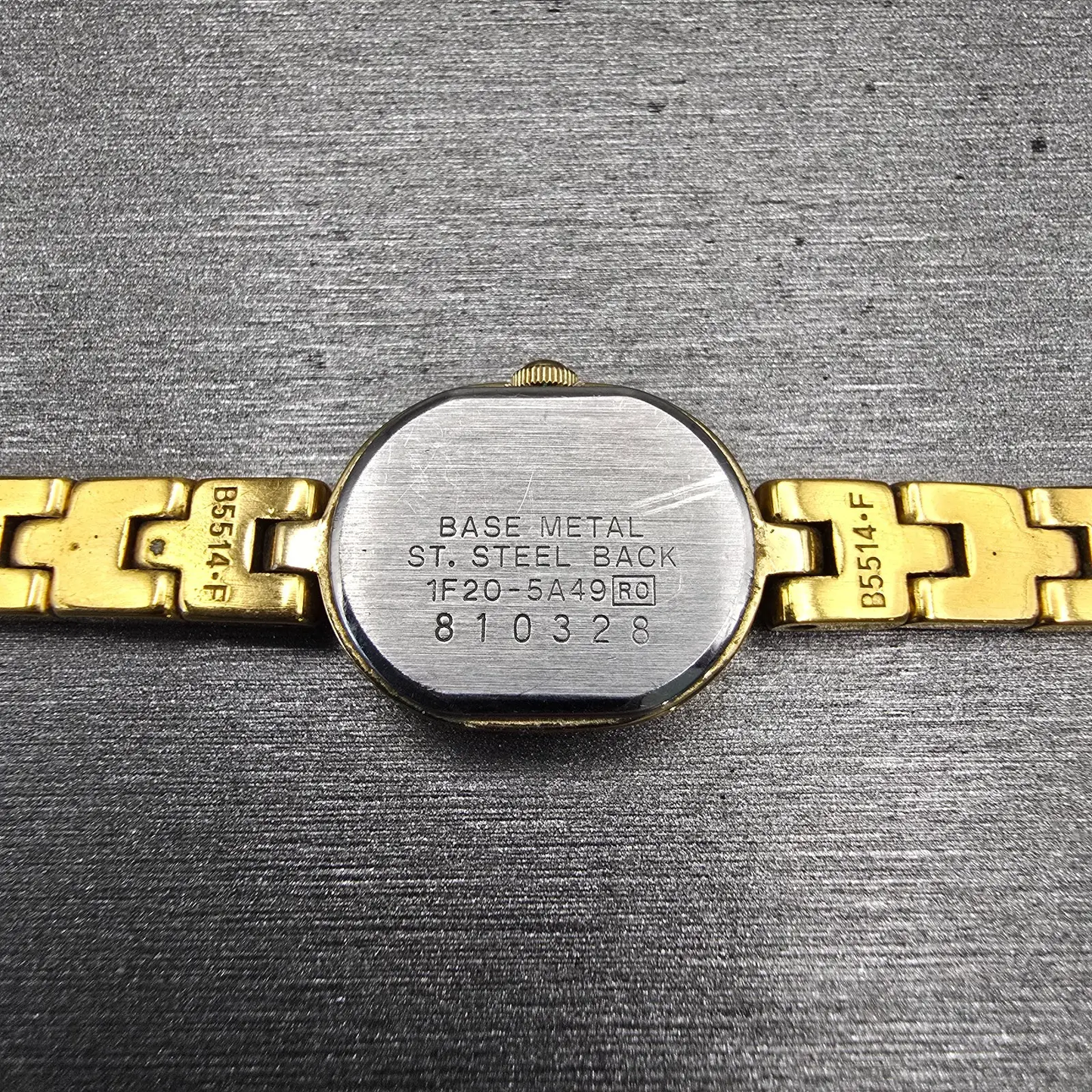 Seiko Watch Women 14mm Gold Dial Gold Tone Oval 1F20-5A49 New Battery Vintage10