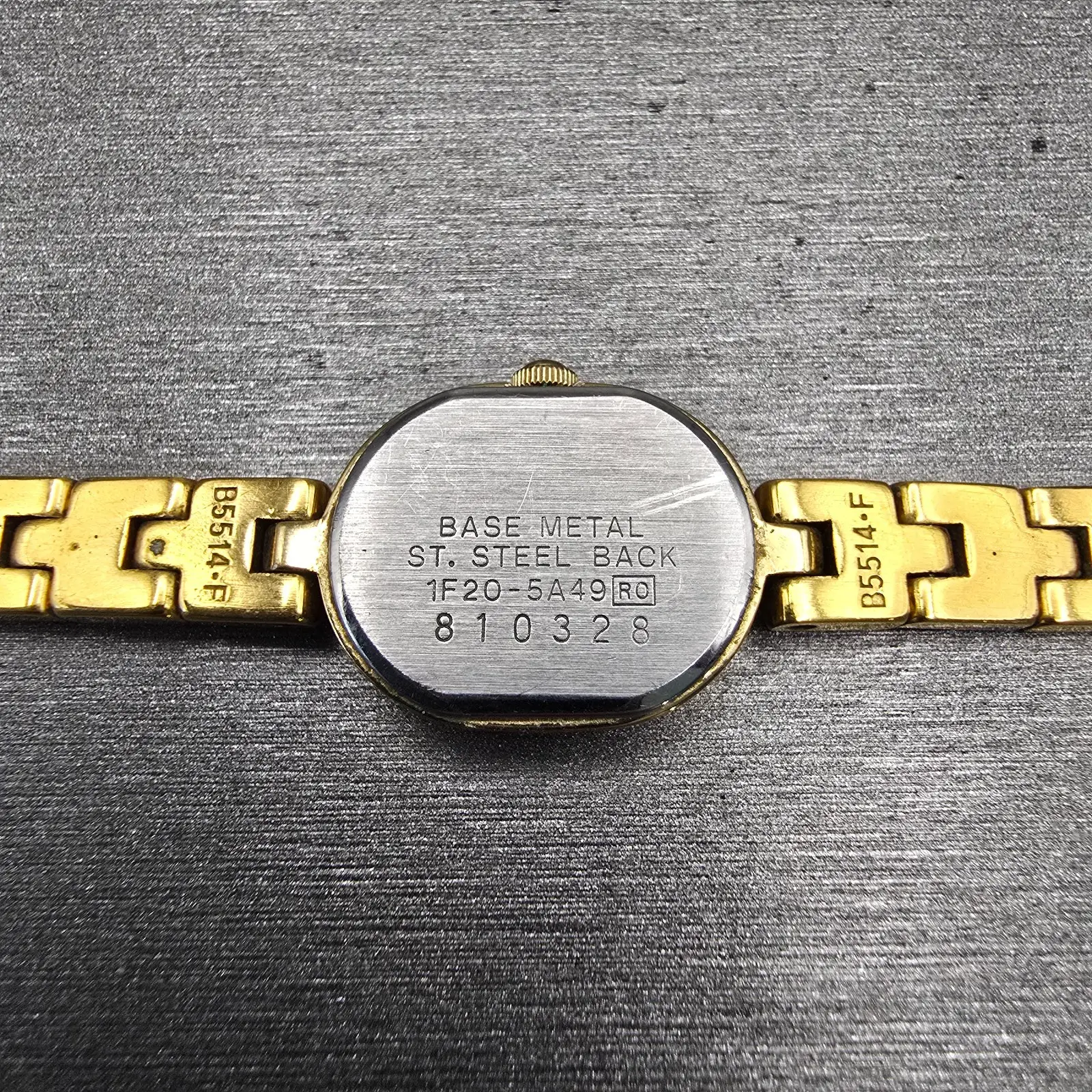 Seiko Watch Women 14mm Gold Dial Gold Tone Oval 1F20-5A49 New Battery Vintage10