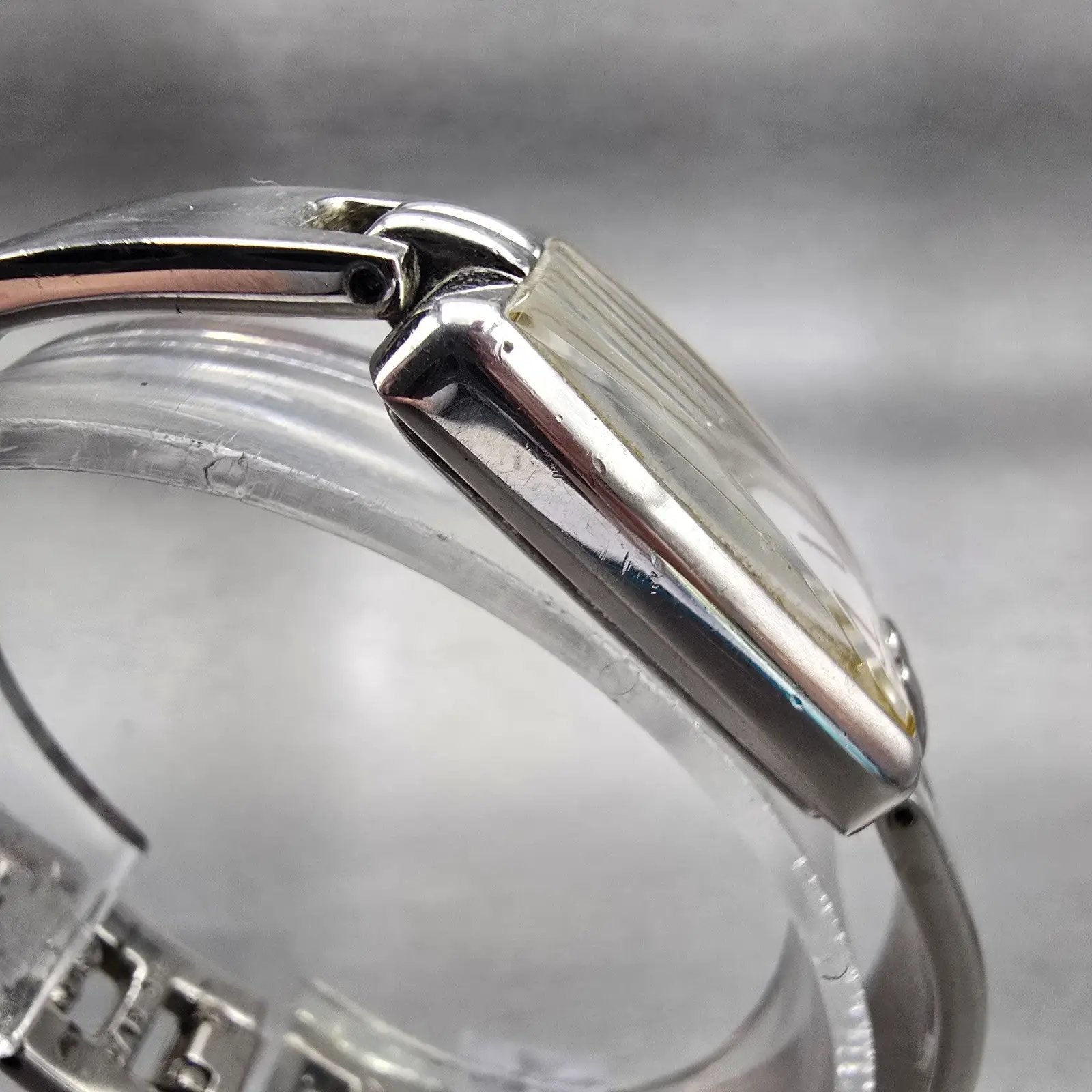 Seiko Watch Women 18mm White Dial Silver Tone Rectangle V401-6279 New Battery3