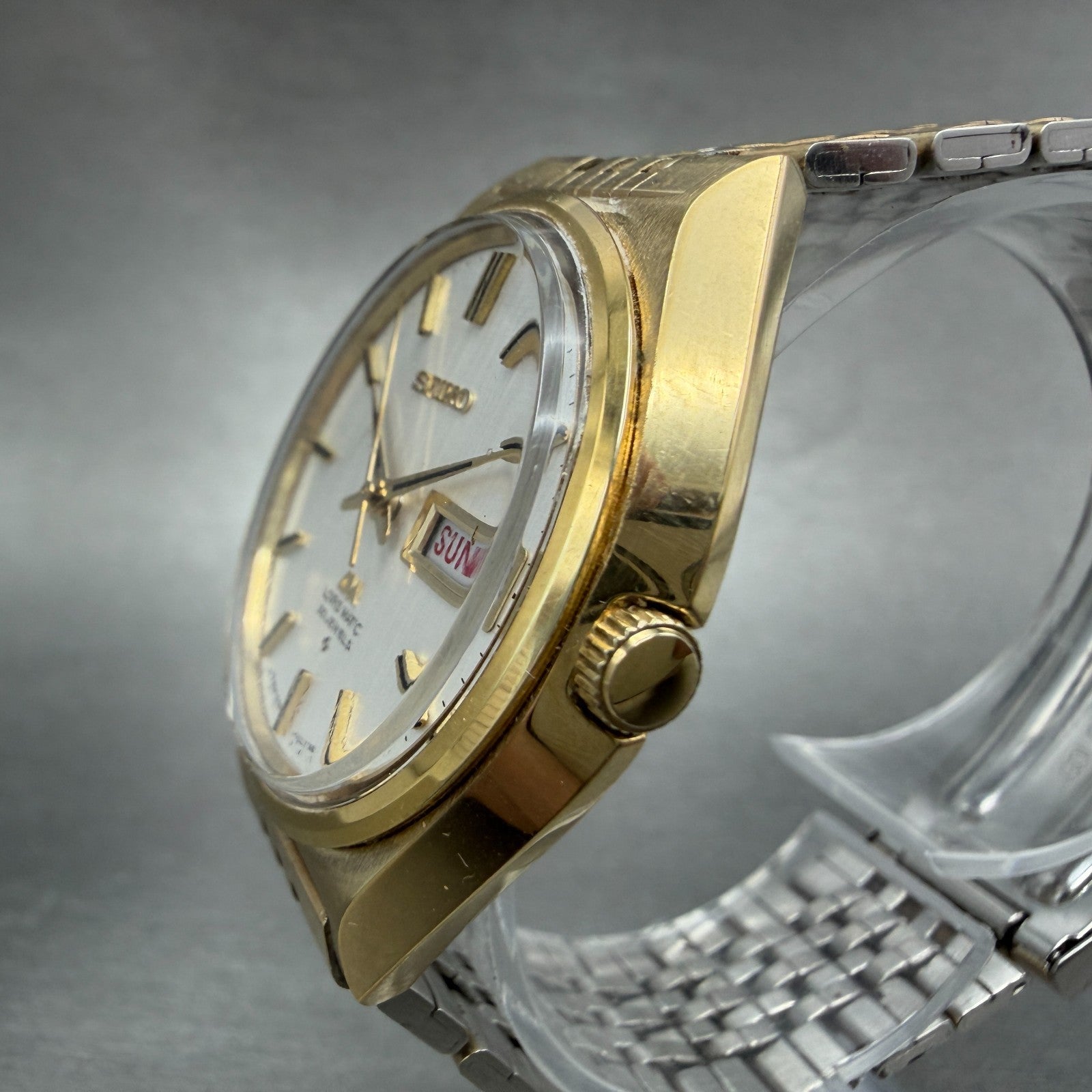 Seiko Lord Matic Watch Men 36mm Silver Dial Gold Tone Daydate 5606-7010 Runs2