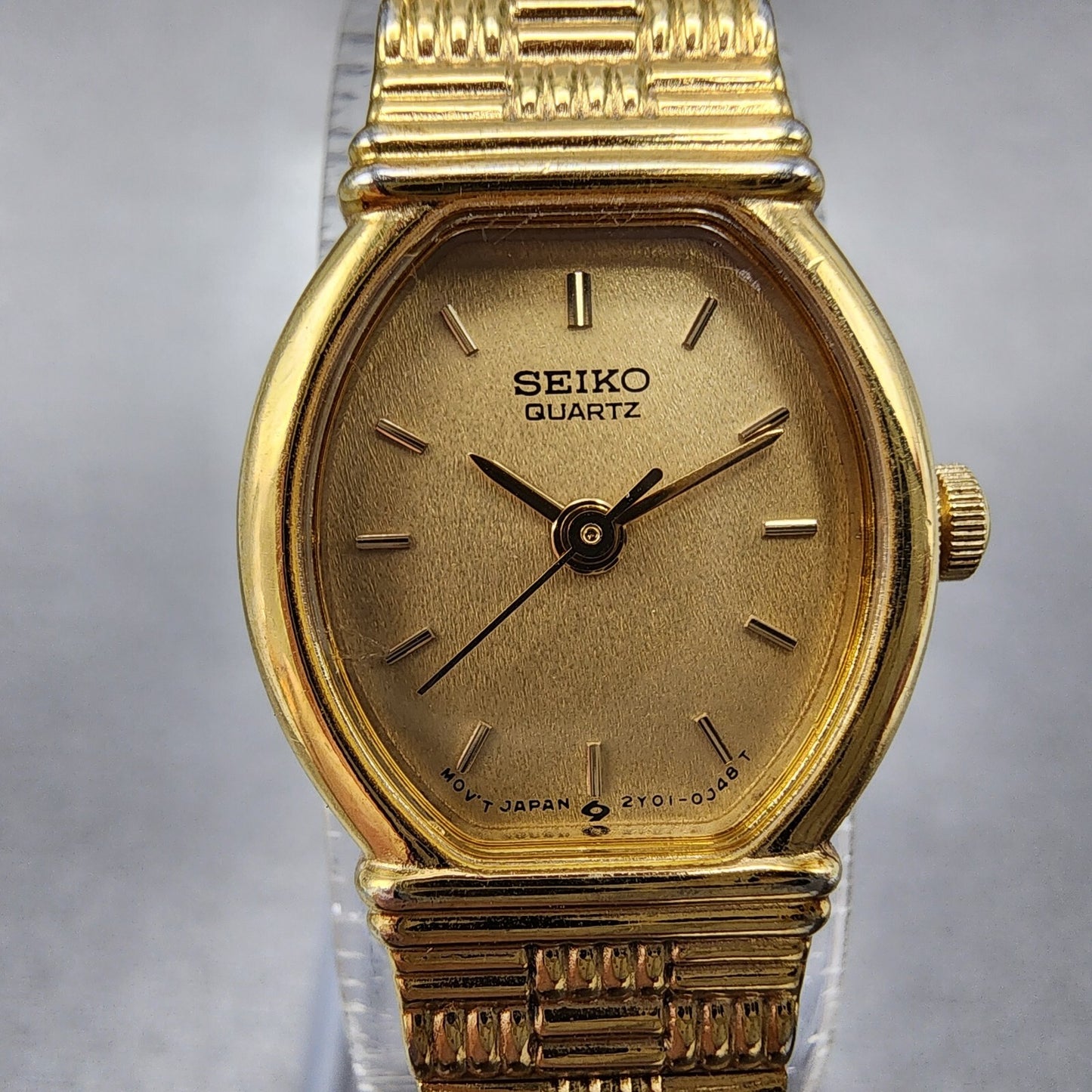 Seiko Watch Women 17mm Champagne Dial Gold Tone Oval 2y015c19 New battery1